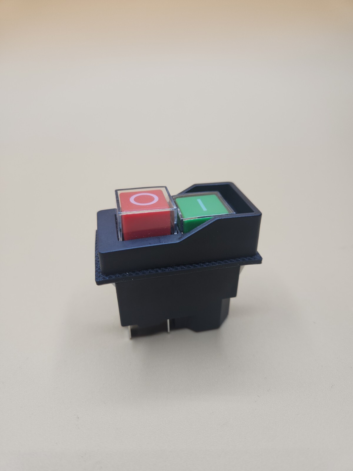 DeWALT 5140135-94 Magnetic Start Stop Switch 120V 16A 1/2 HP 4 Pin Prong
