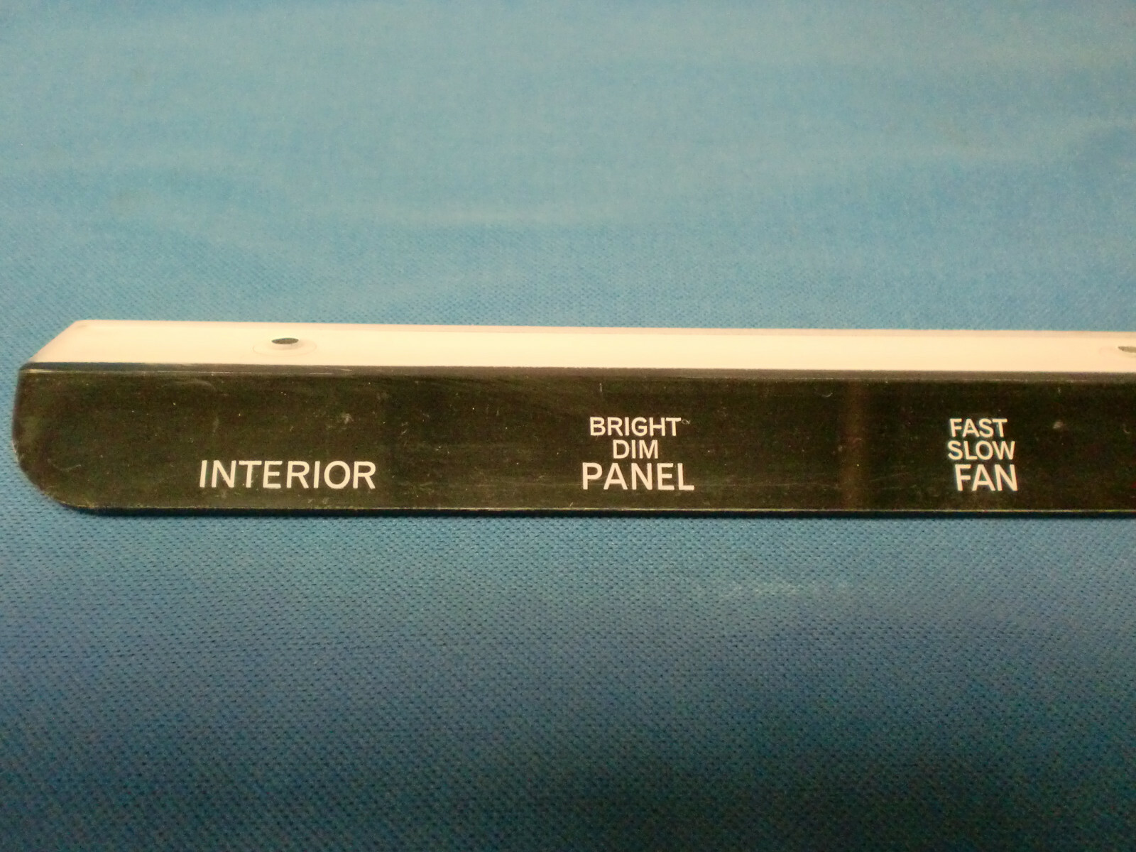 JAGUAR DAIMLER SWITCH INDICATOR STRIP FITS MK2 E-TYPE 250 V8 C15609