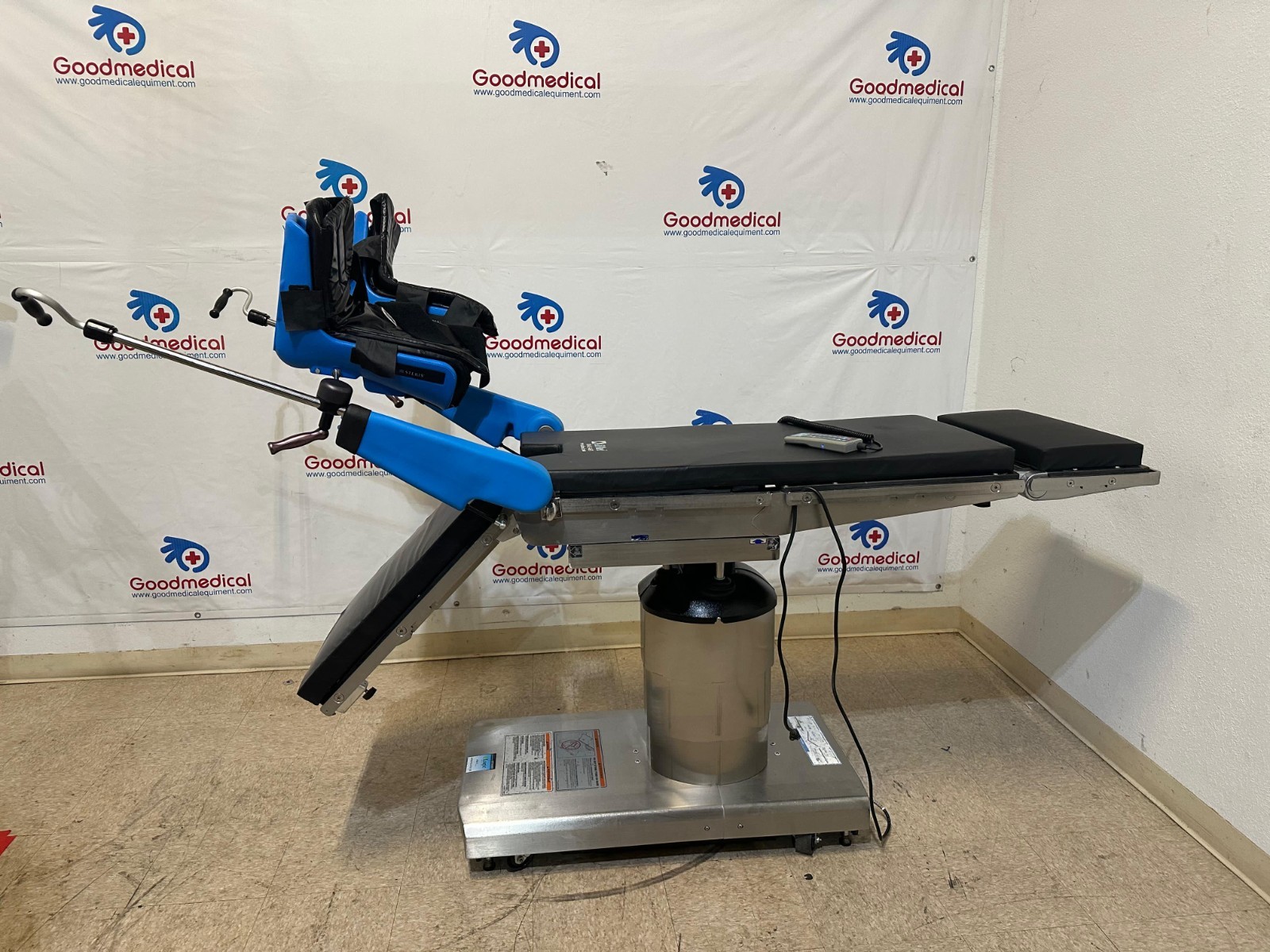 STERIS 4085 SURGERY TABLE with Steris Stirrups