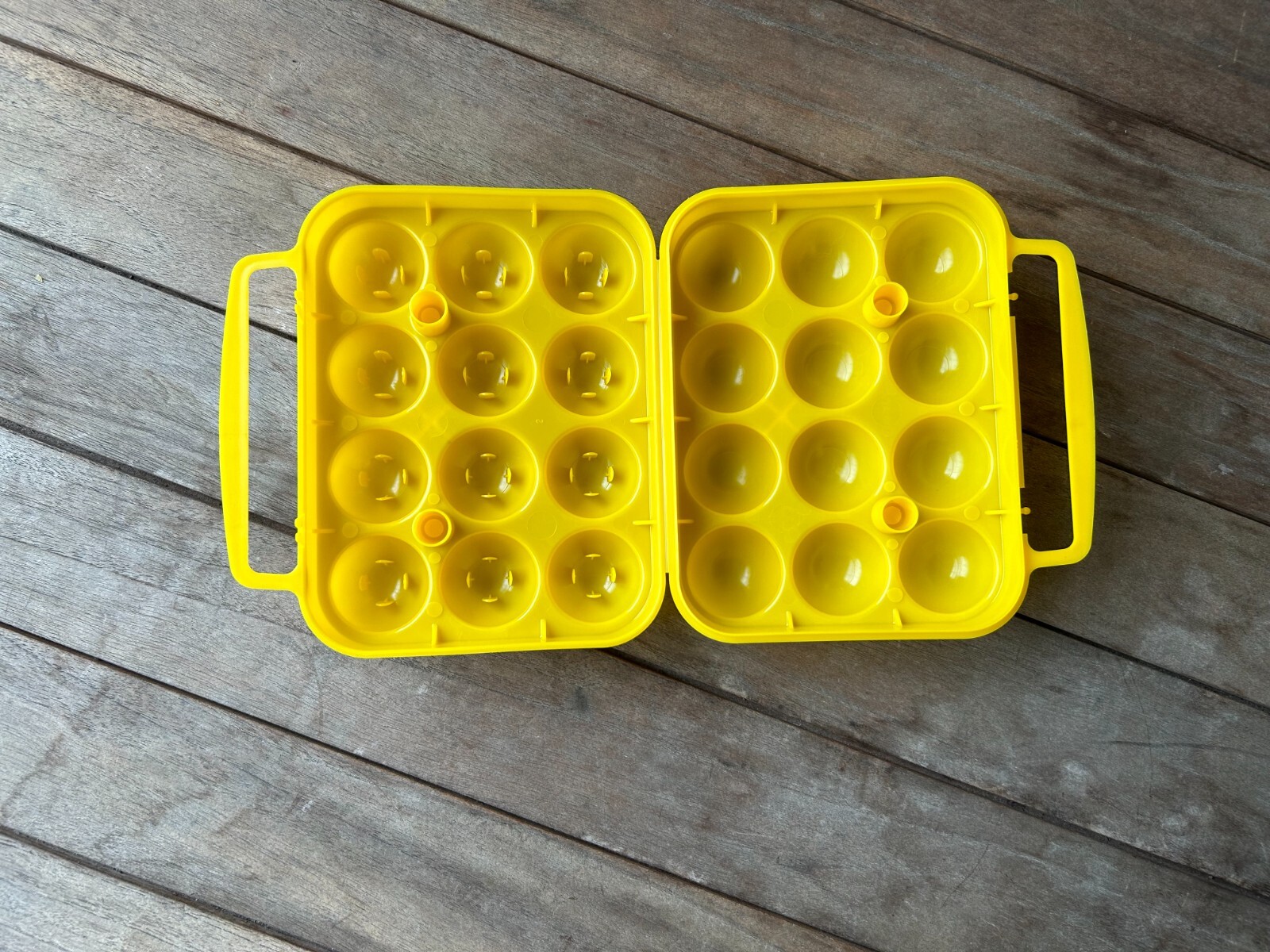 Plastic Yellow 12 Egg Carrier For Traveling,Camping