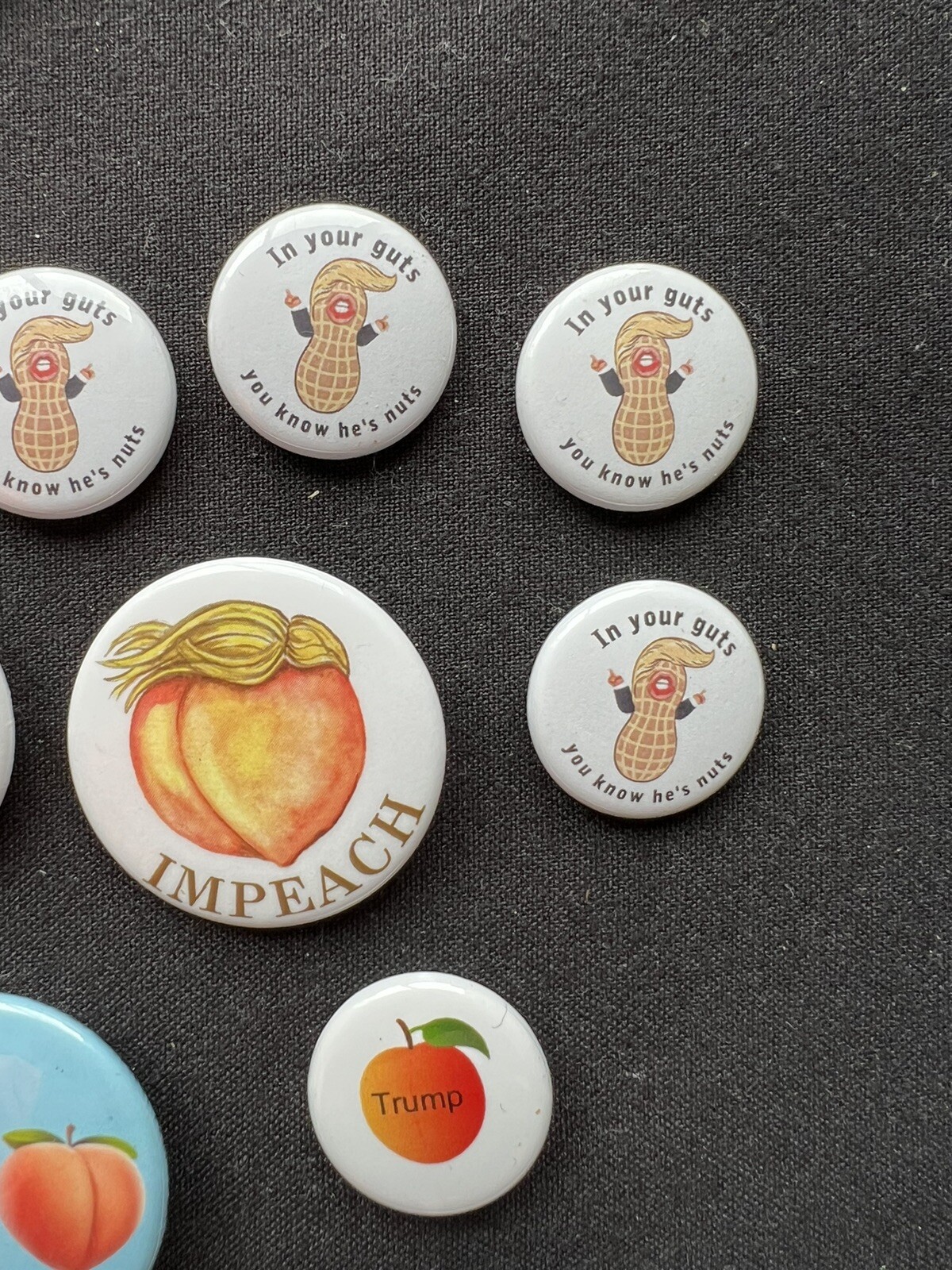 11 Trump pinback buttons