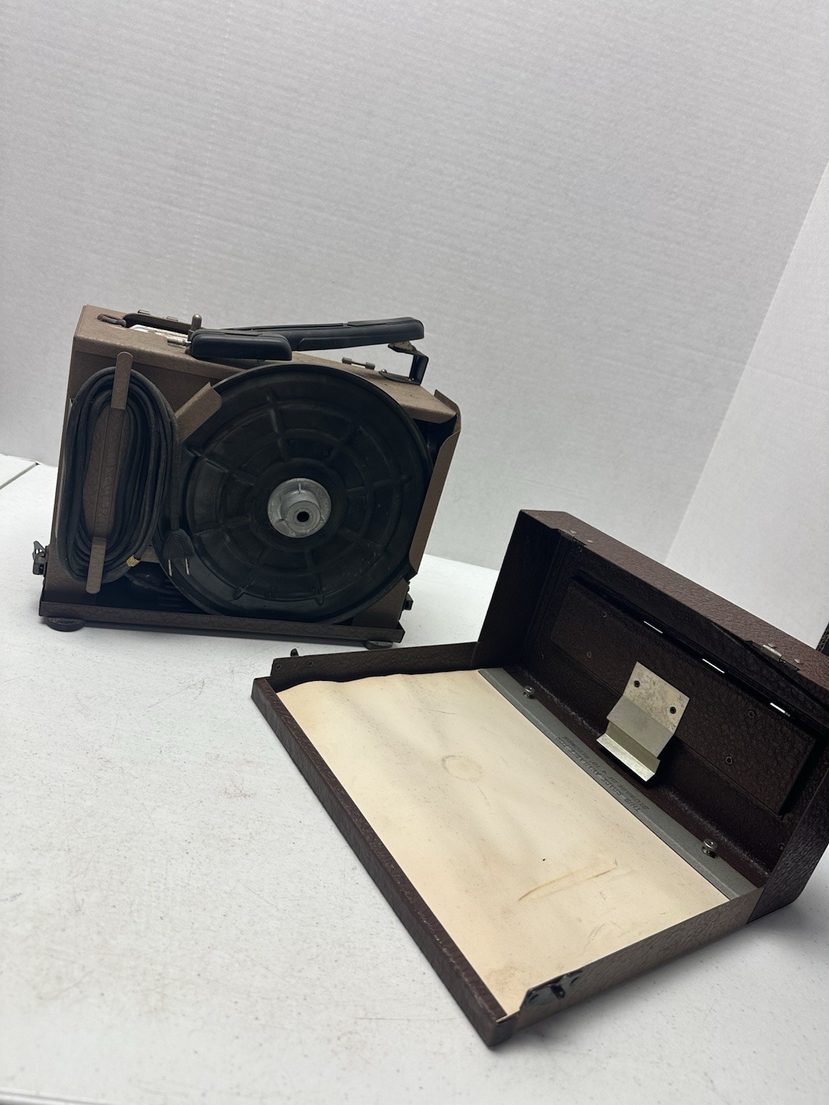 Vtg Operadio Explainette Filmstrip Projector Phonograph Model 144B2-F