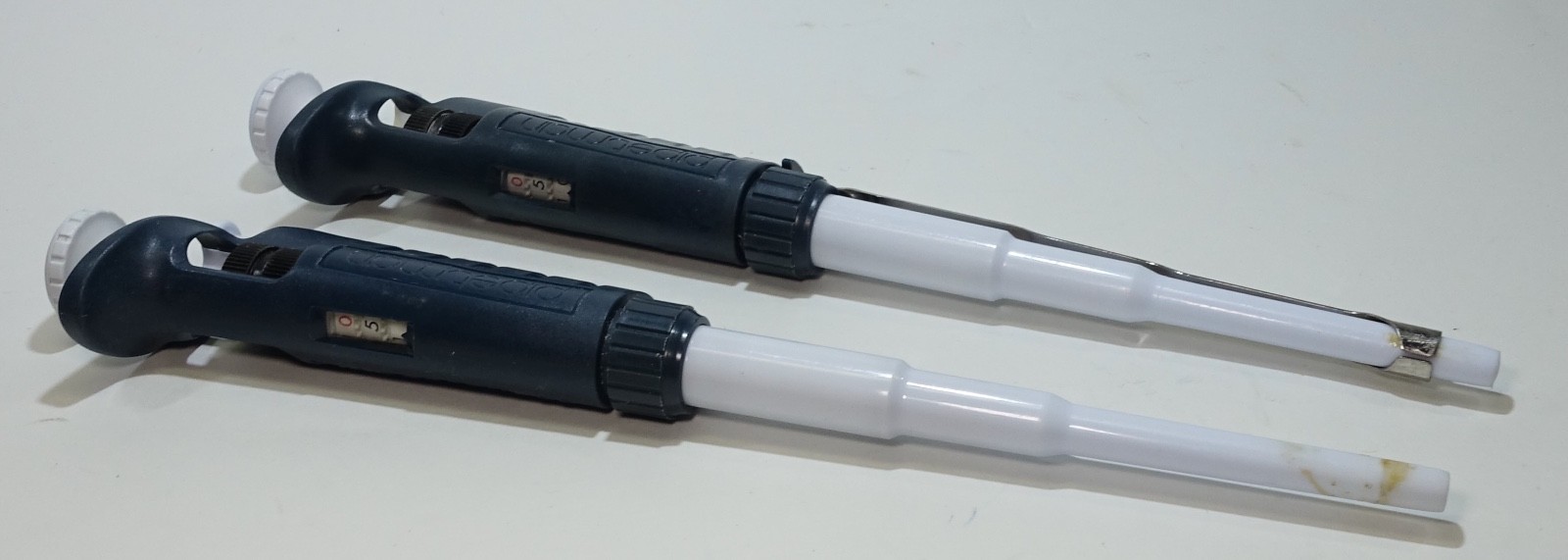 2X Gilson Pipetman P1000 Pipettes, needs calibration and service