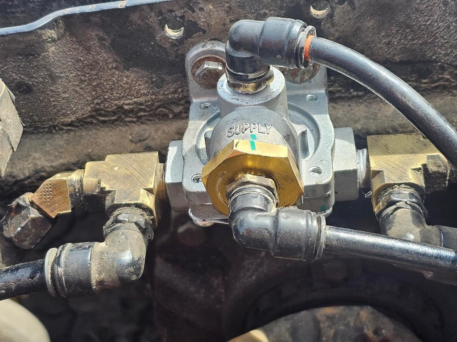 Air Brake Quick Release Valve Compatible with Bendix 289714 Freightliner
