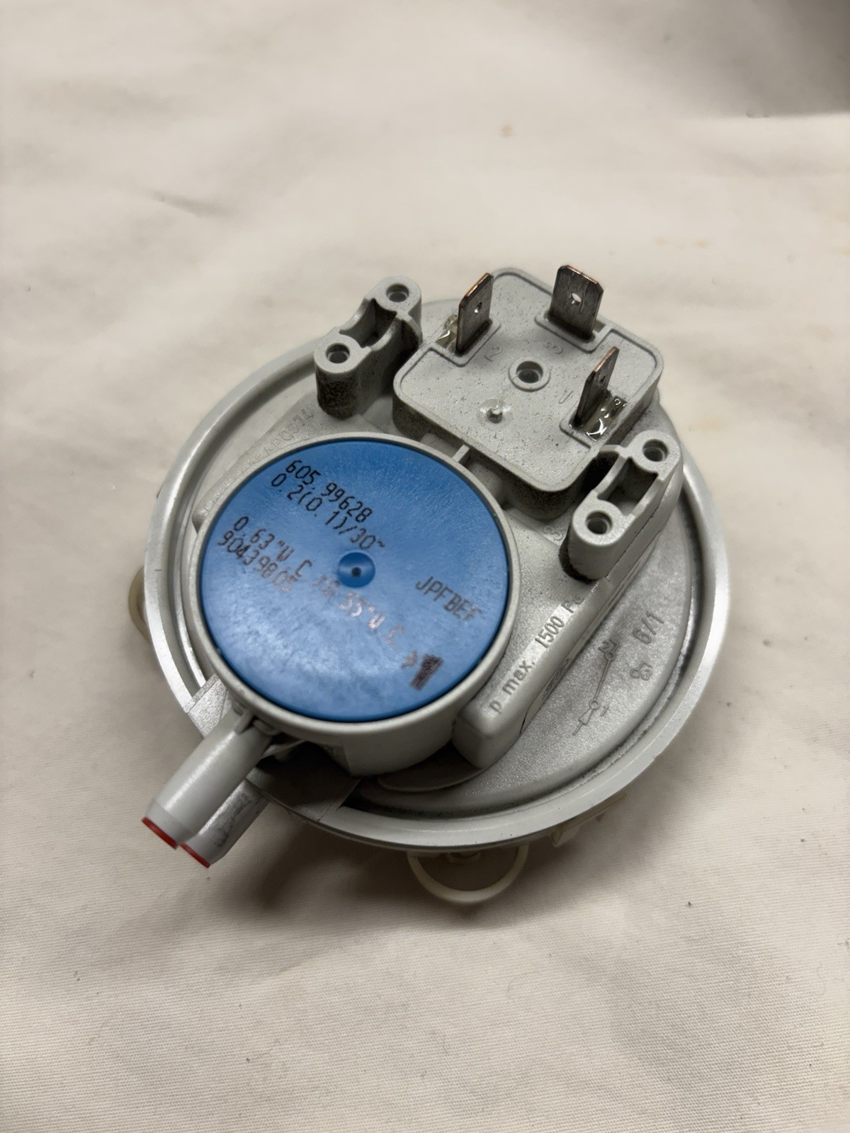 Pressure Switch Kit For Roberts Gordon 0.63” W.C. / 0.55” W.C. (Blue): 90439805