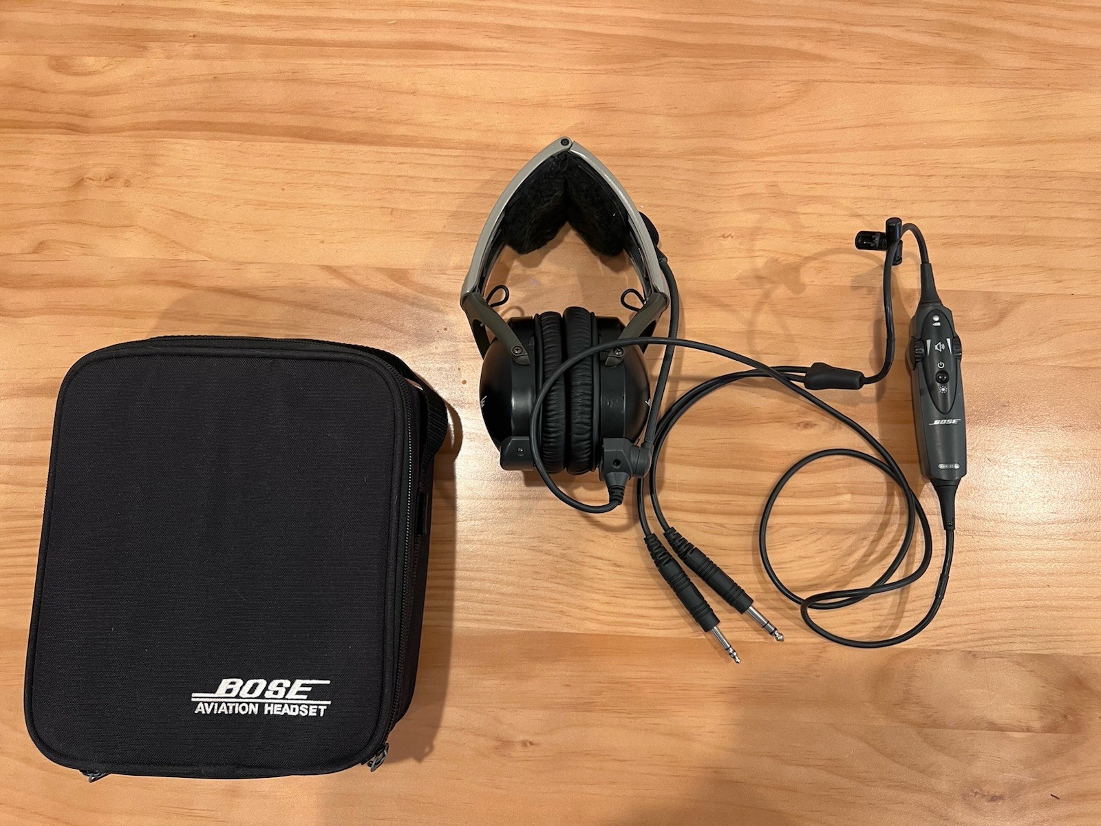 Bose A10 Aviation X A10 Dual GA Plugs Pilot Headset AHX-32-01 ANR