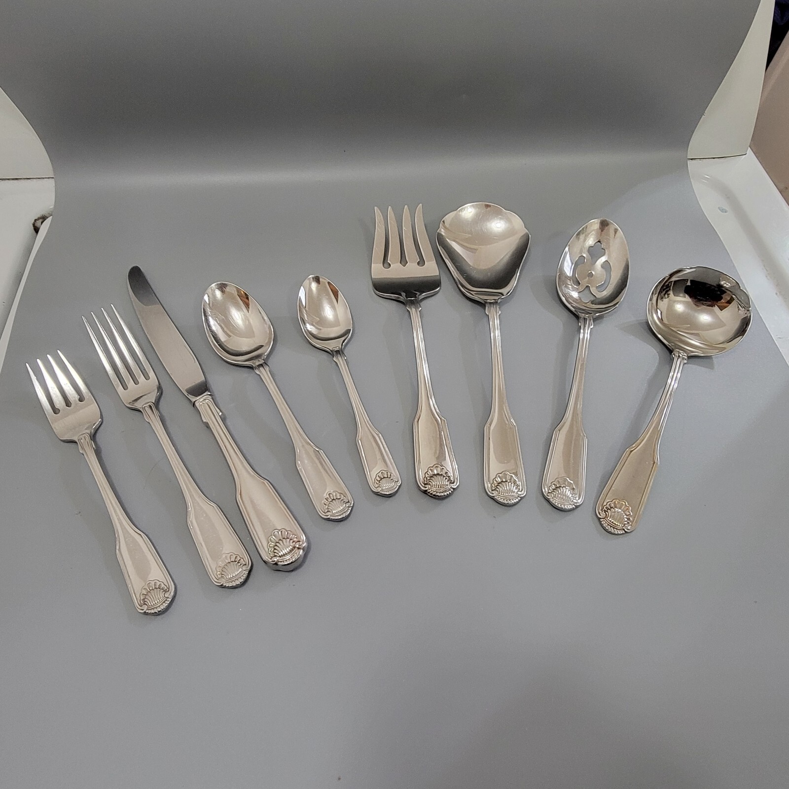Oneida CLASSIC SHELL C Stainless Cube Flatware Silverware Glossy UCHOOSE 1625
