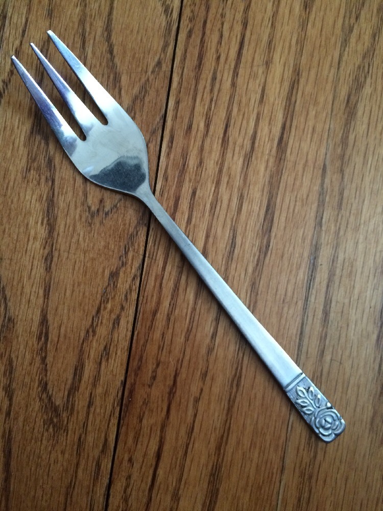 St Regis SRE1 Jh Stainless SATIN ROSE Black Accent IND SALAD FORK 6 3/8"