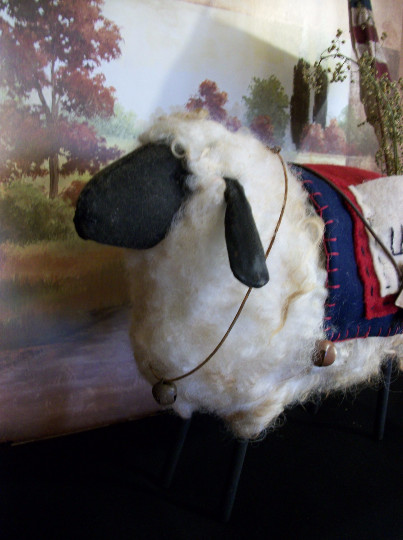 Pattern, Americana, primitive sheep, 15 in. Dumplinragamuffin, #178