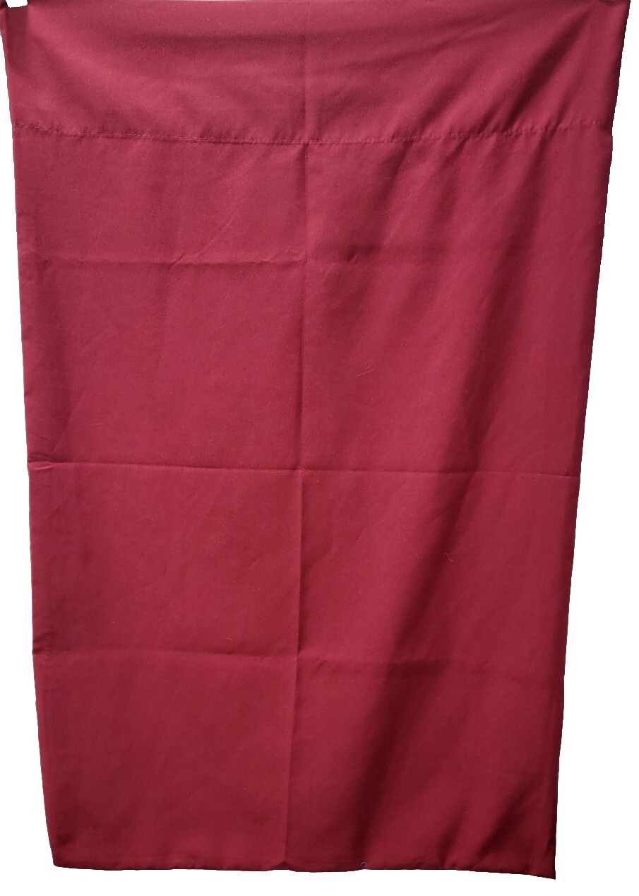 2 Dark Red Pillowcases Stan/ Queen 20 X 30, 100%polyester