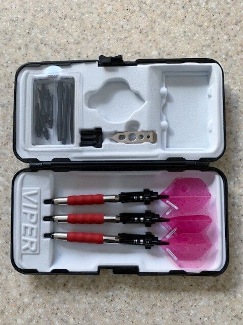 GLD Viper RedSure Grip 18 gm. Darts w/Crystal Flights & Dart Pal Case