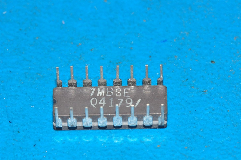 New (2pcs) CD54HCT251F3A HARRIS SEMI IC Logic