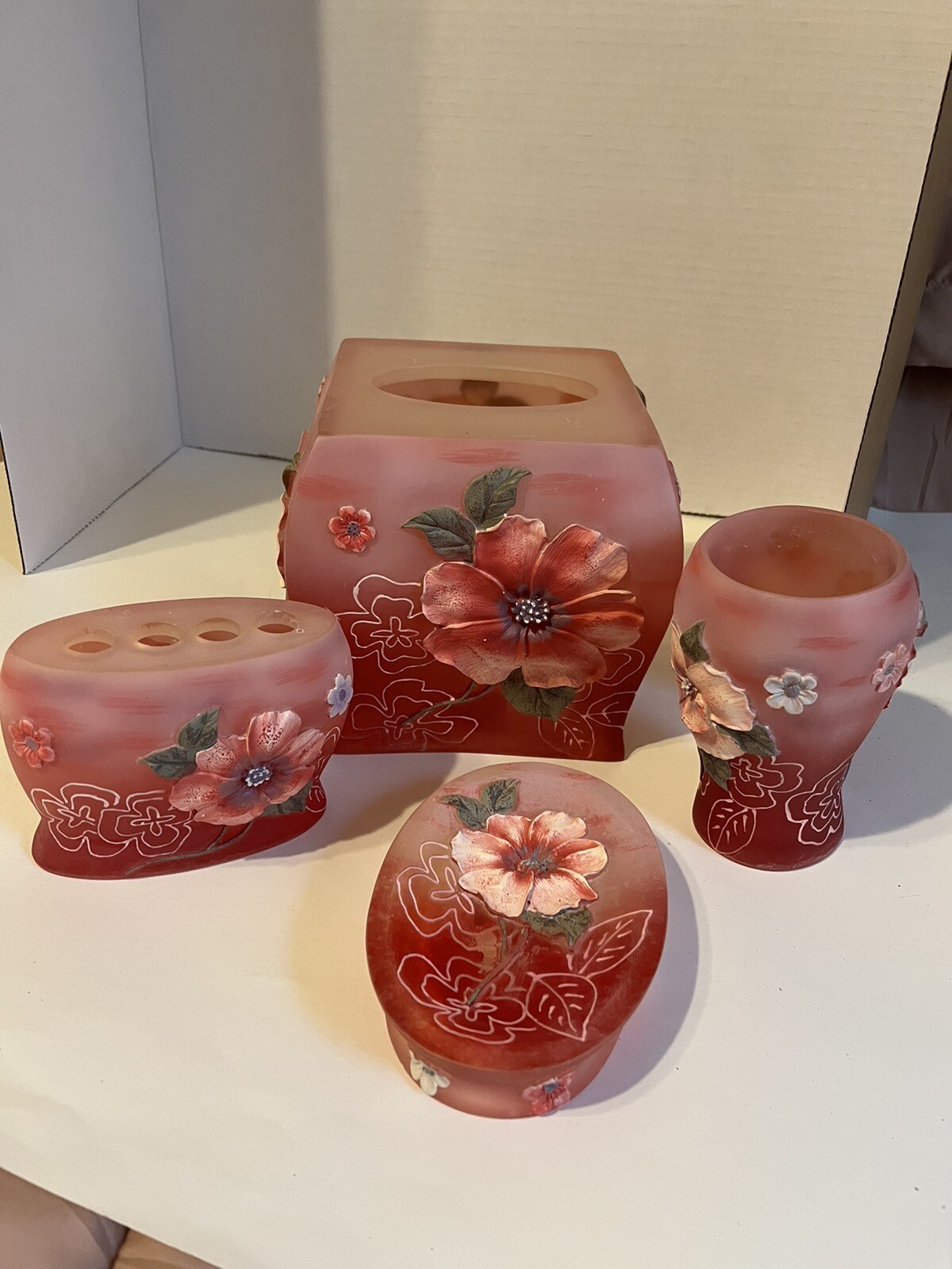 Vintage Fantacy Four Piece Rose Pink Bathroom Set