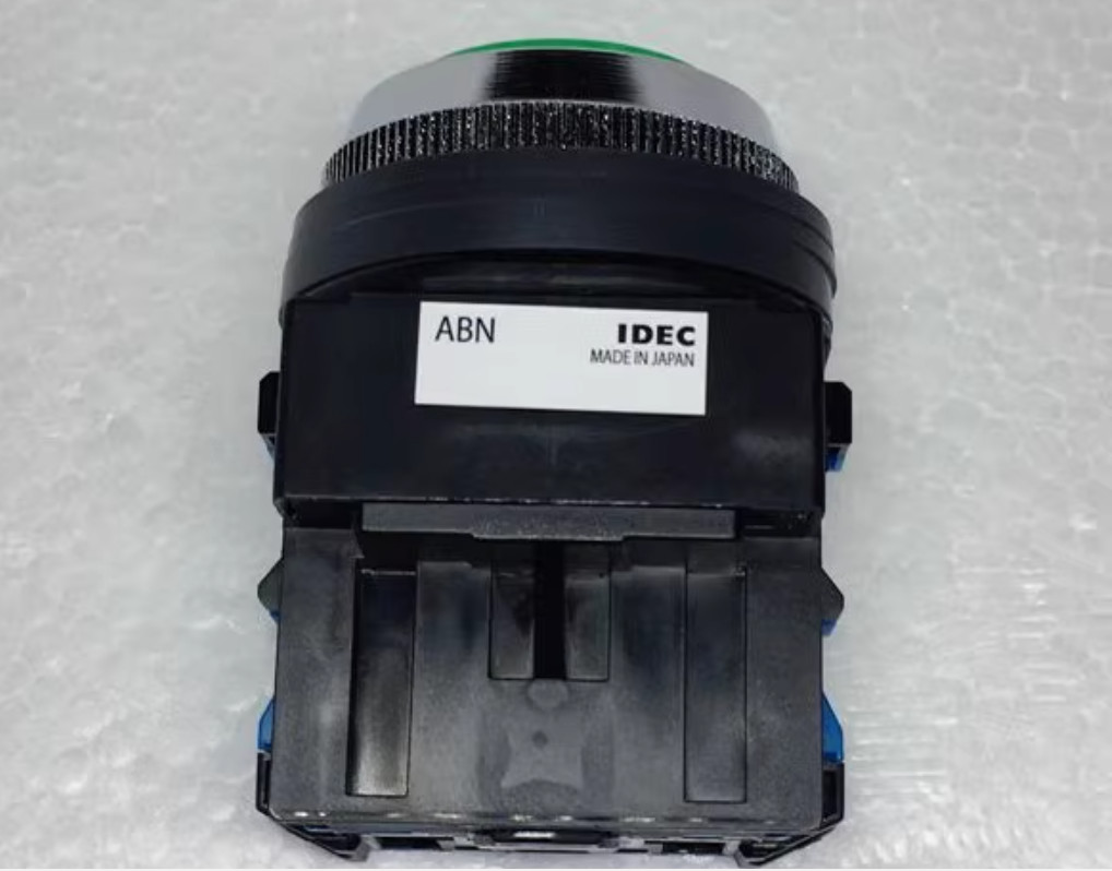 1PC New IDEC Self-reset button switch ABN110B 1NO black #LL