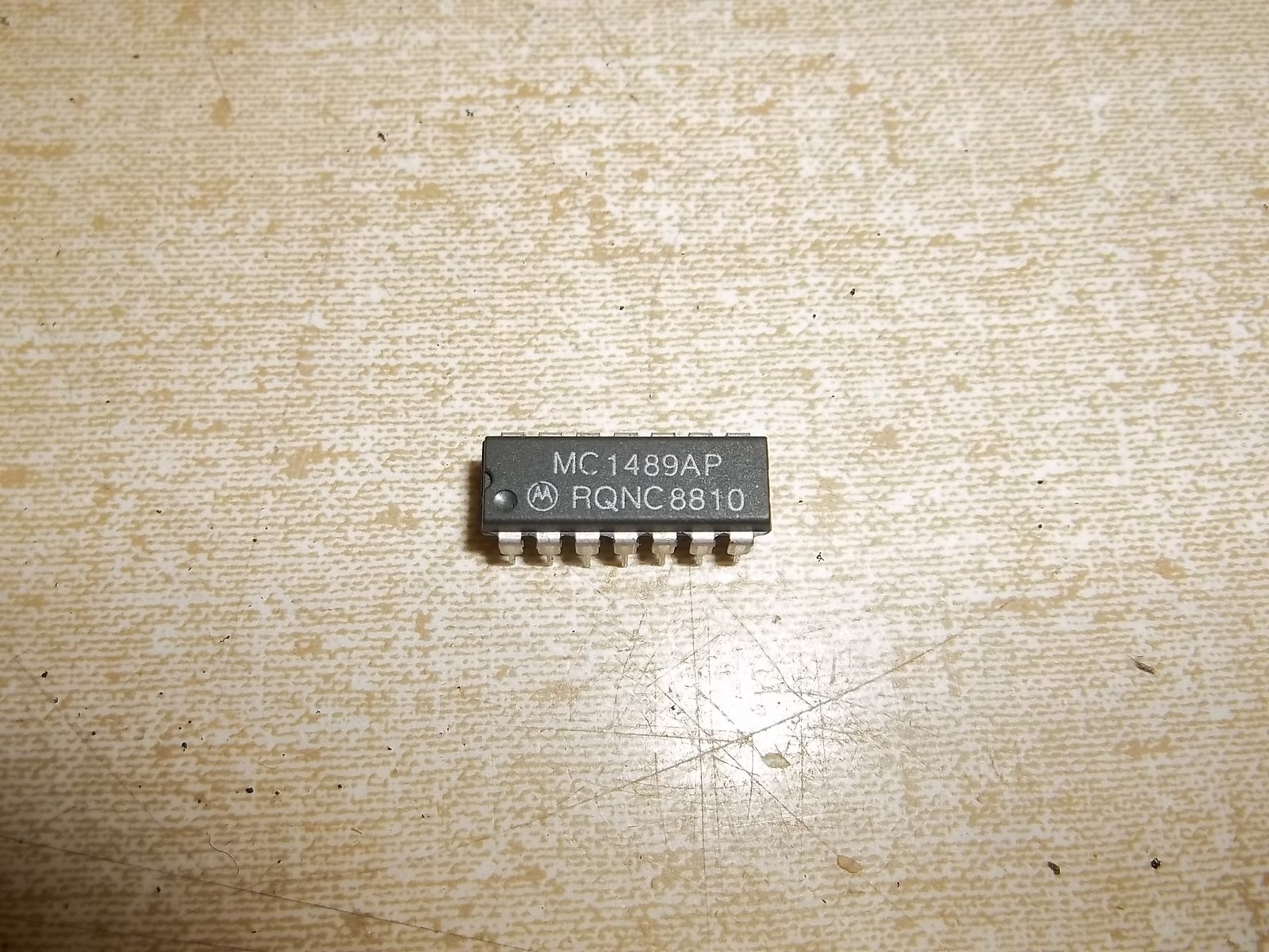 Motorola MC1489AP Quad LIne Receiver RQNC880 *FREE SHIPPING*
