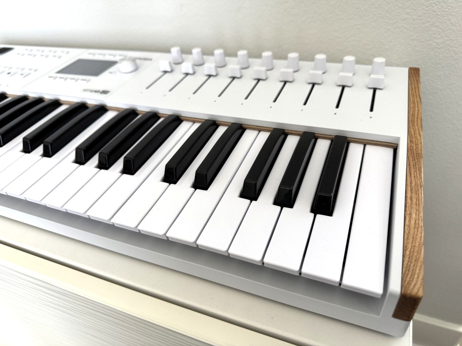 Arturia KeyLab 49 mk3 Professional MIDI Controller and Software (White)