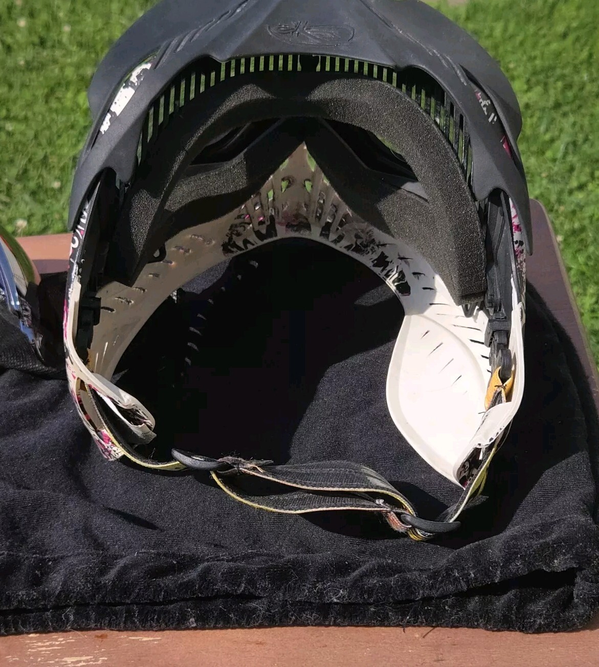 V-Force Grill Paintball Goggle Mask Pink/Black/White Camo with Visor, Extra Lens