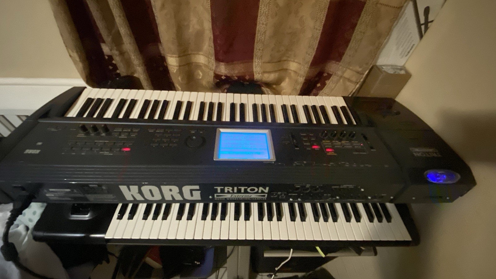 Korg Triton Extreme 61-Key Sampler Synthesizer Workstation -See Description