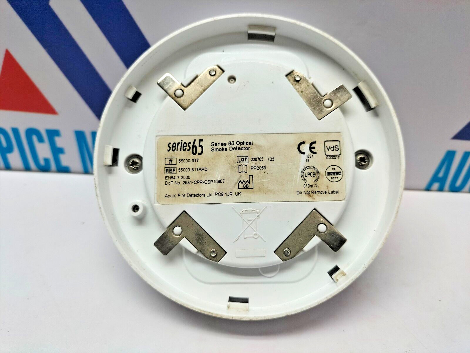 Apollo Series 65 Optical 55000-317APO Smoke Detector with Base