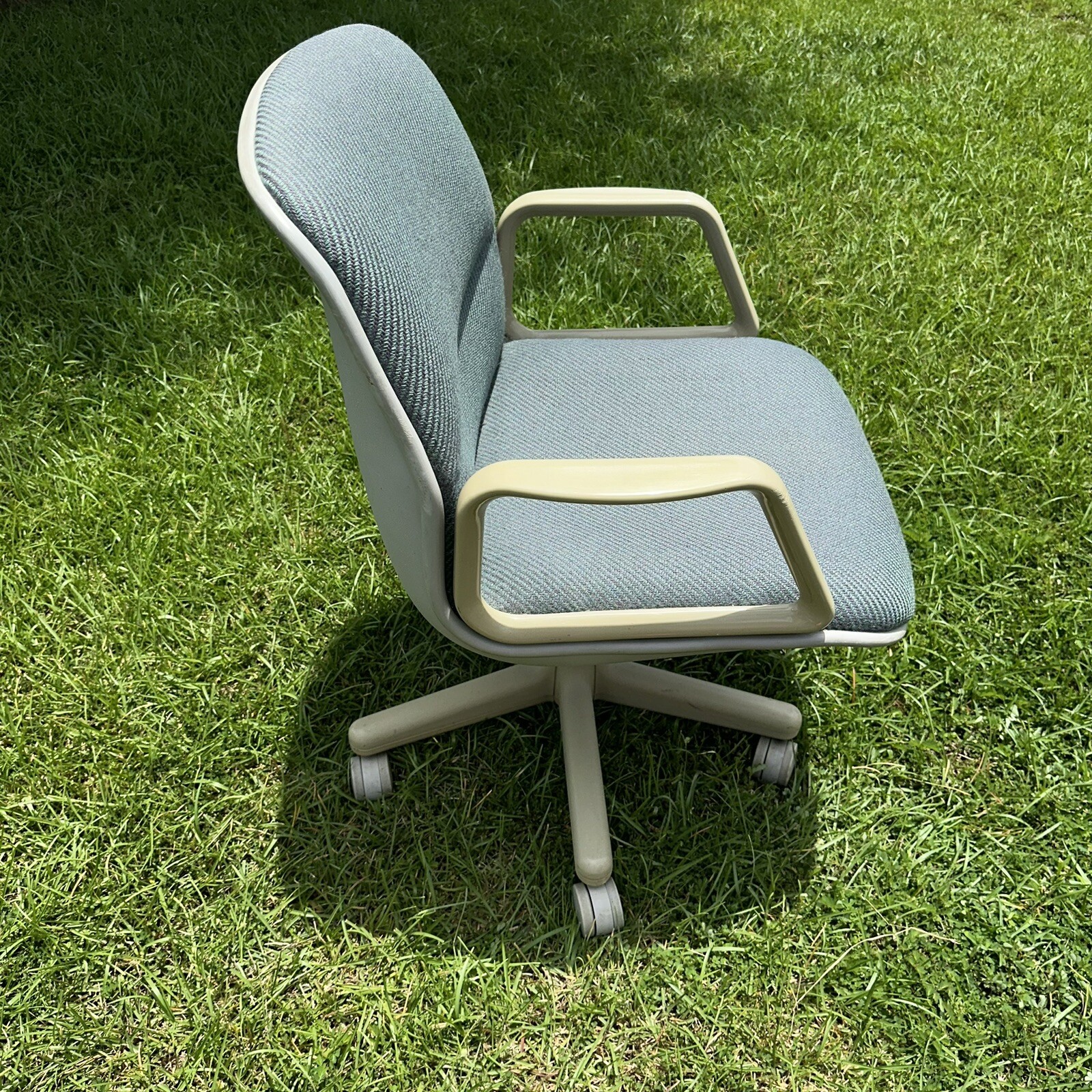 Vintage MCM Steelcase Style Swivel Rolling Office Arm Chair Beige Gray Furniture