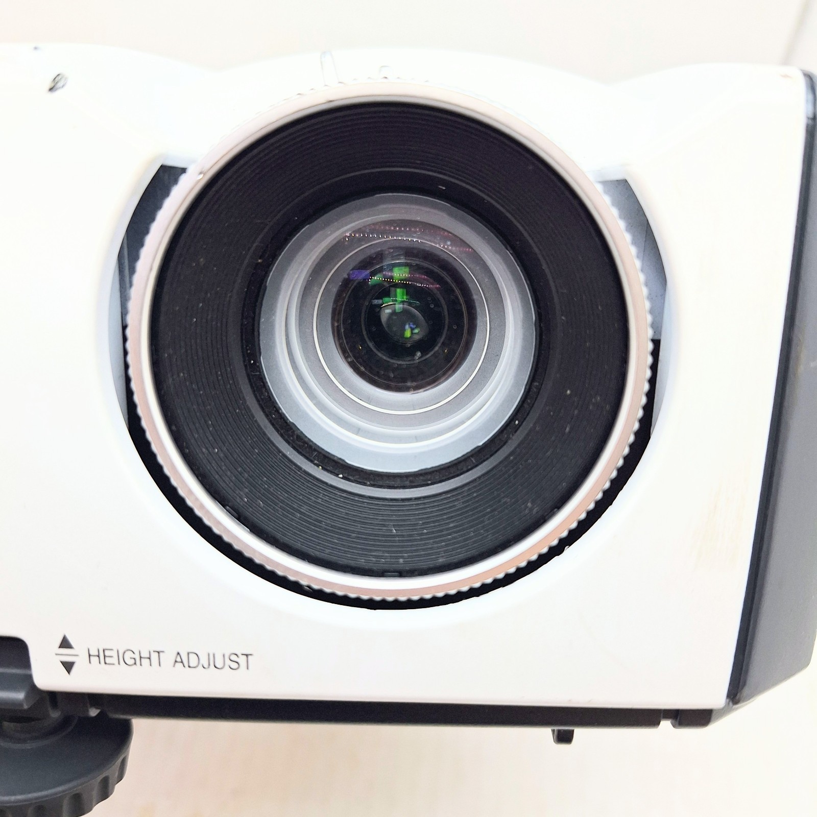 Sharp Notevision XR-32X DLP Multi-Media 2500 Lumens Projector W/ Ceiling Plug