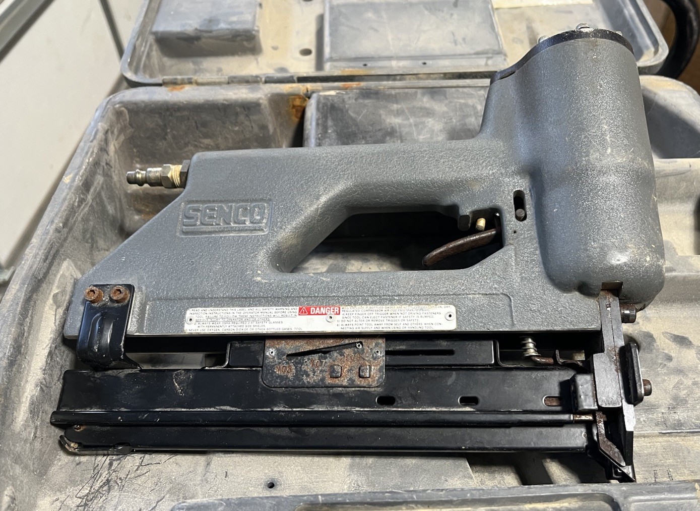 Senco SC1 Staple Gun Pneumatic Heavy Duty Upholstery Stapler Tested Works