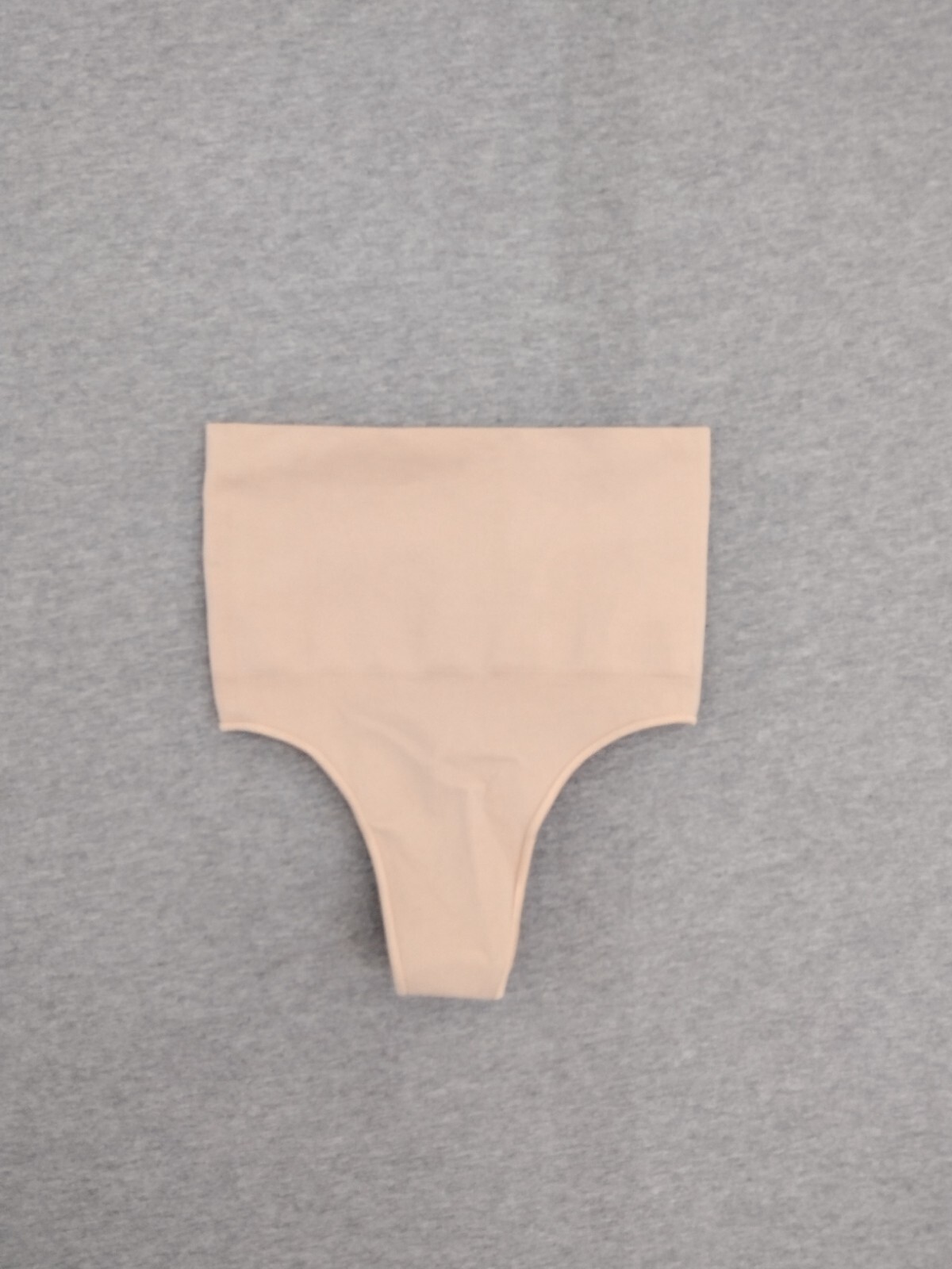 SKIMS Women’s Seamless Sculpt Mid Waist Thong Color Sand Size S/M SH-THG-0108