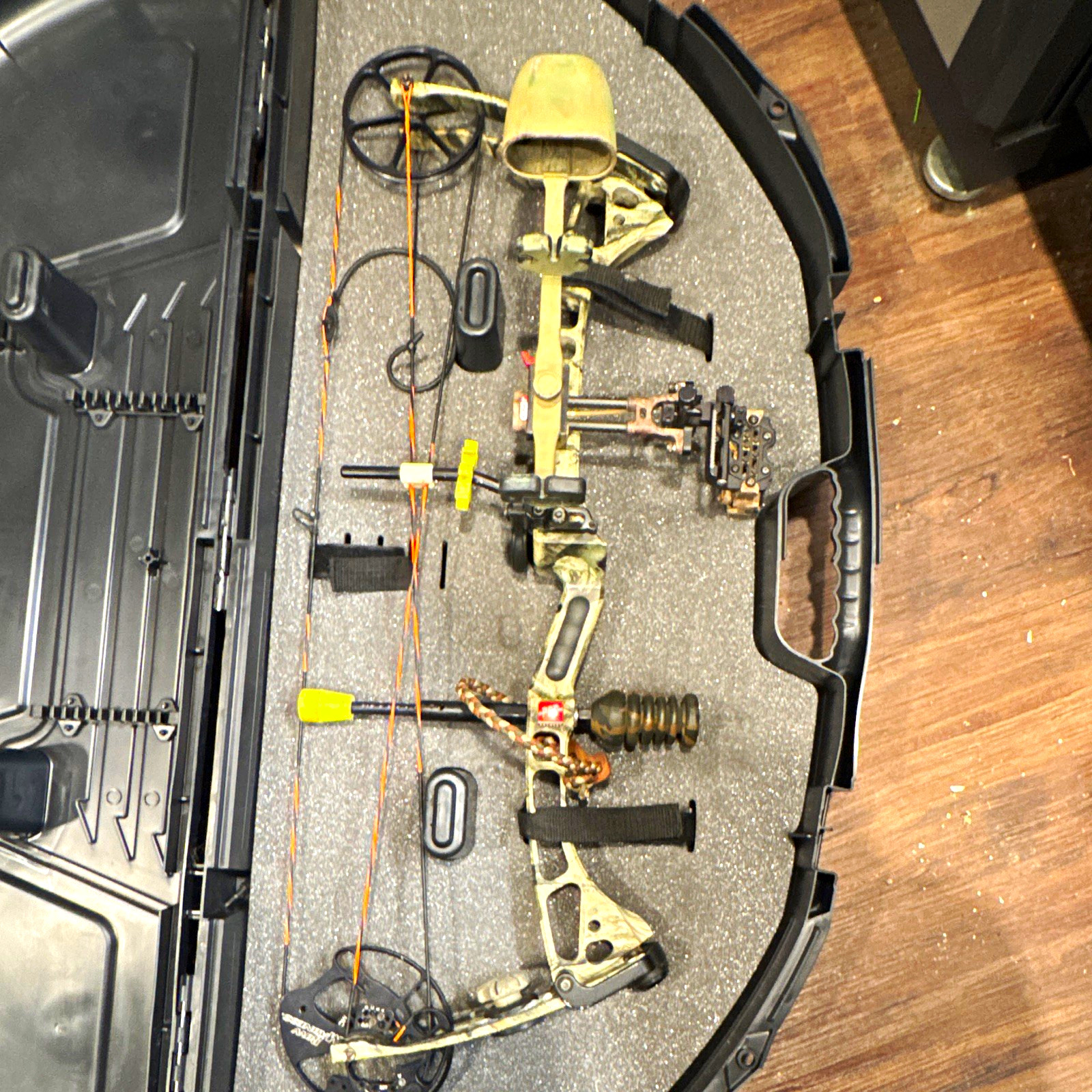 PSE Bow Madness 455 Compound Bow NEW STRINGS w Plano Case