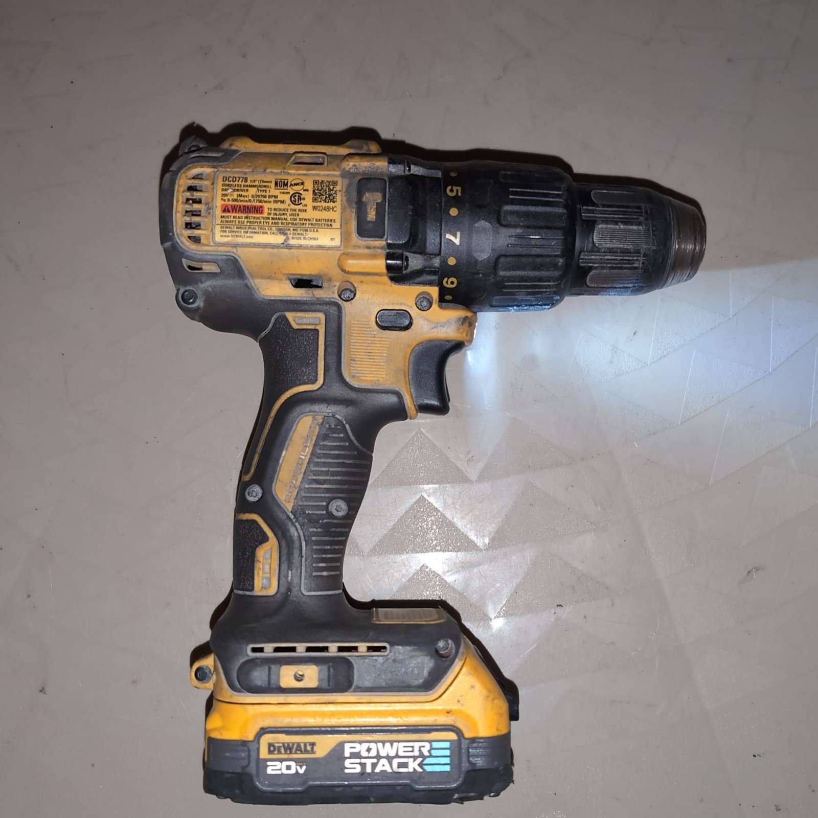 DEWALT DCD778 20V Max Brushless Cordless 1/2 in. Hammer Drill/Driver W/ Battery