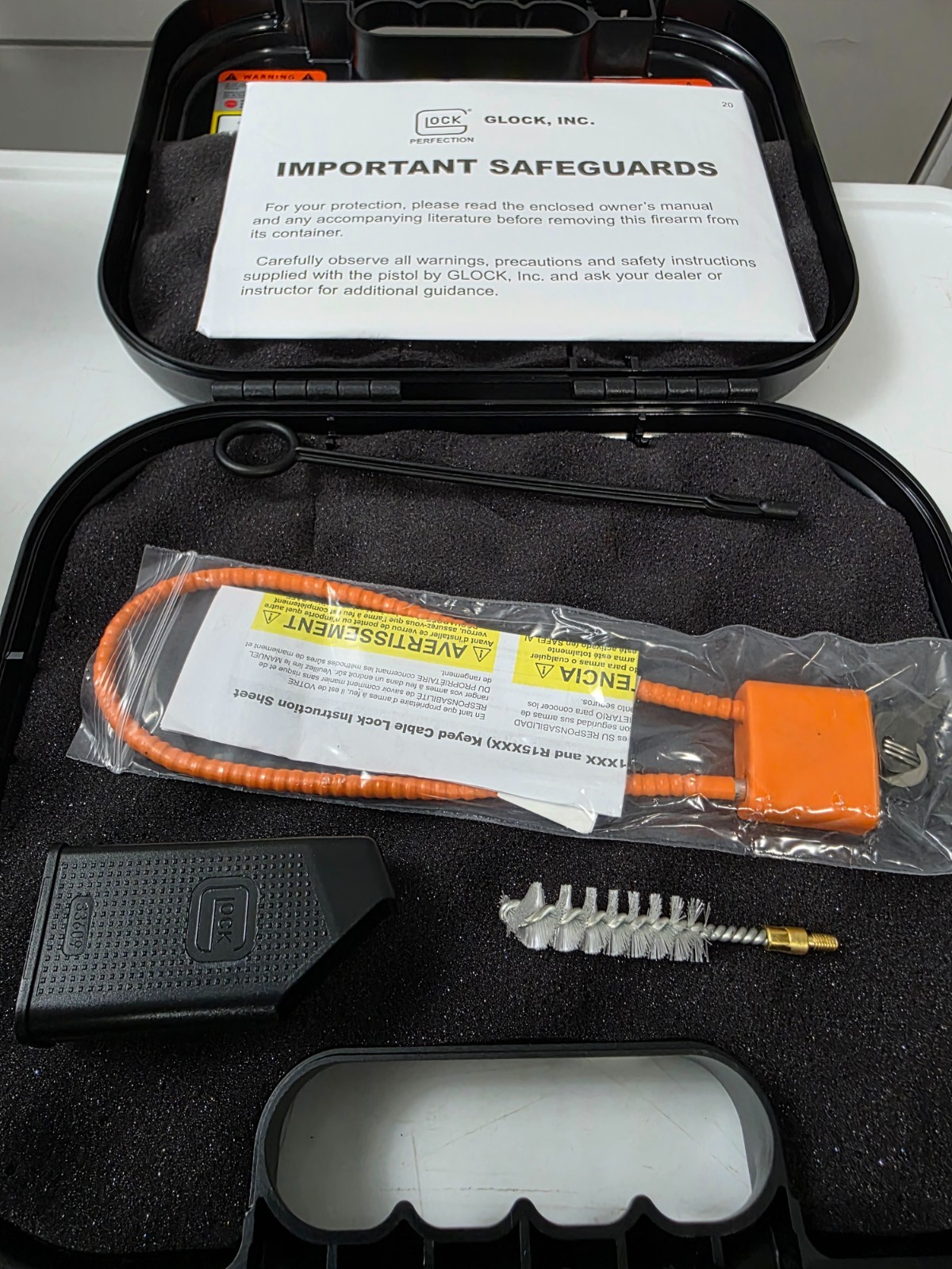 Glock 48 Factory Clam Shell Hard Pistol Case W/ Lock, Cleaning Brush, Manual