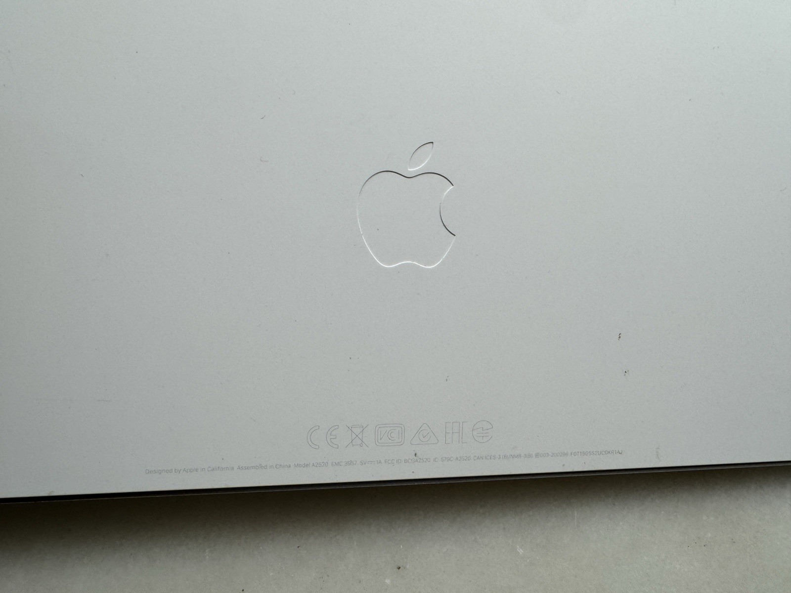 Apple A2520 Wireless Aluminum Keyboard Silver/White Numeric Keypad Slim Design