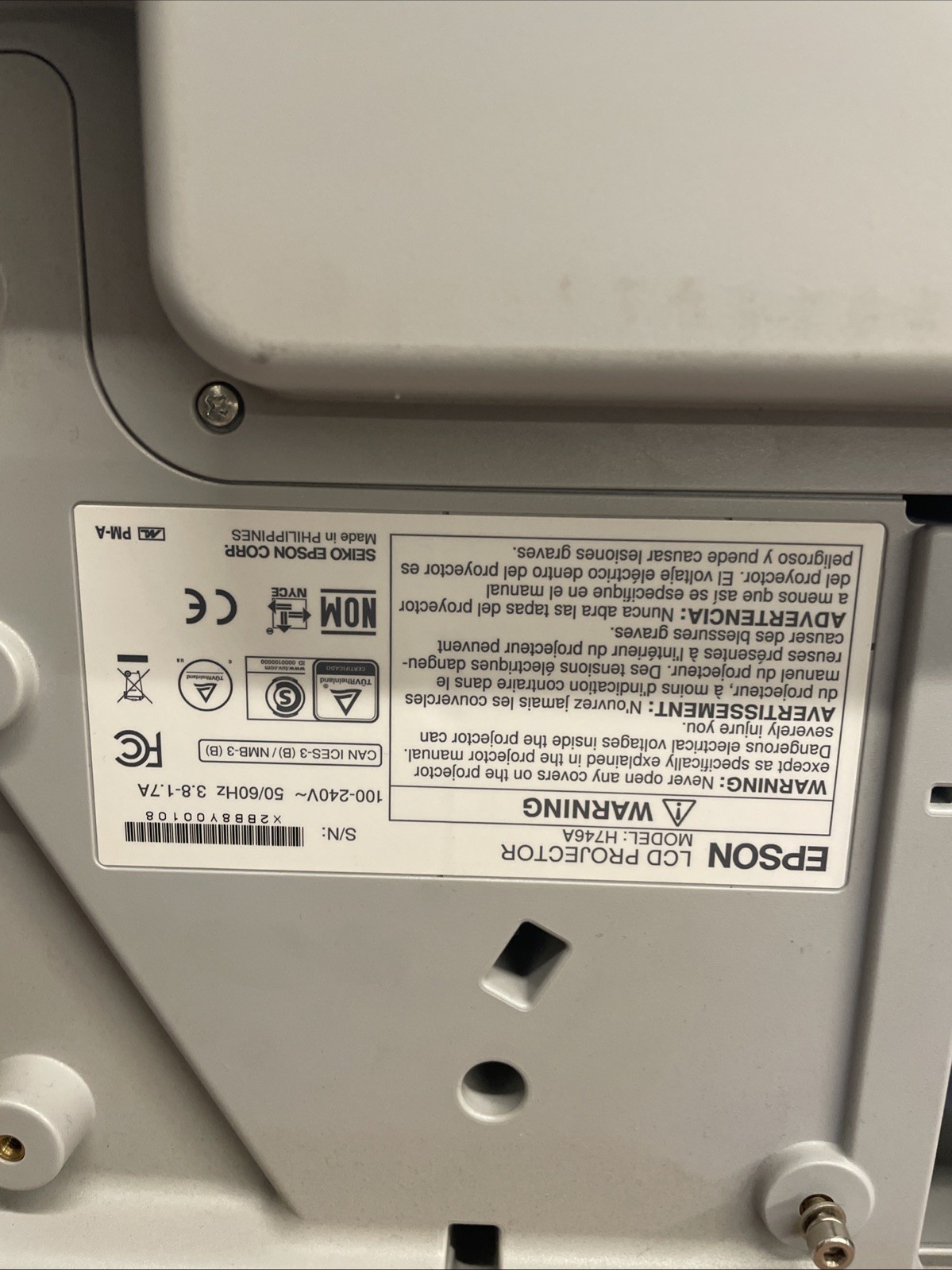 Epson Powerlite 680 Projector Model: H746A