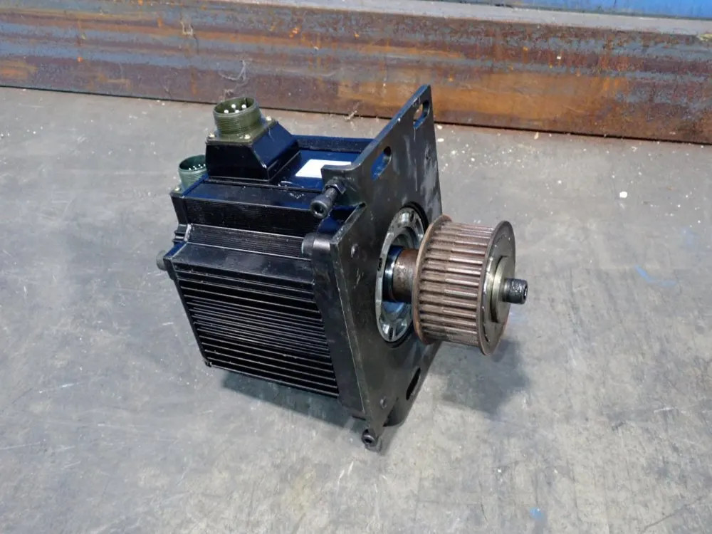 YASKAWA ELECTRIC SGMG-20AABB AC SERVO MOTOR 1000 R/MIN 12250980348