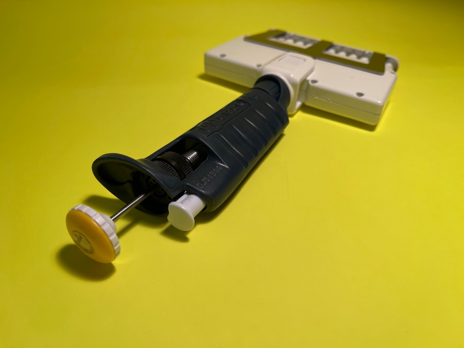 Gilson Pipetman P200N 20-200uL 12-Channel Pipette - Used