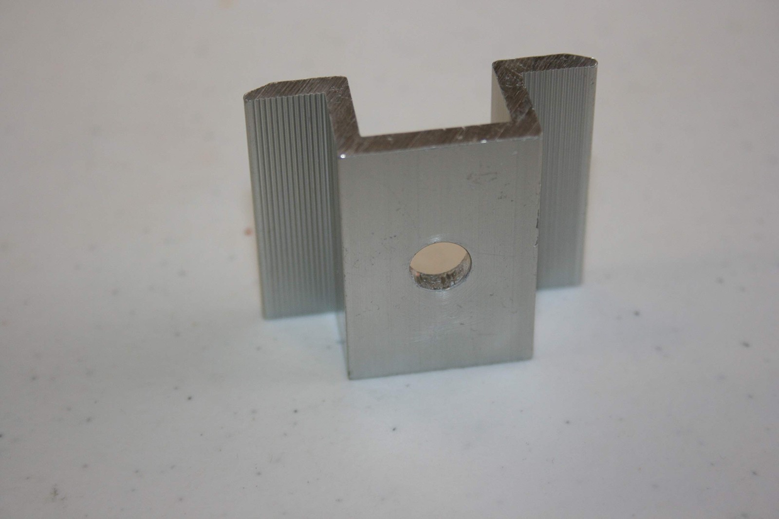 Solar Mounting 20 Mid-Clamps No Hardware & 8 End-Clamps