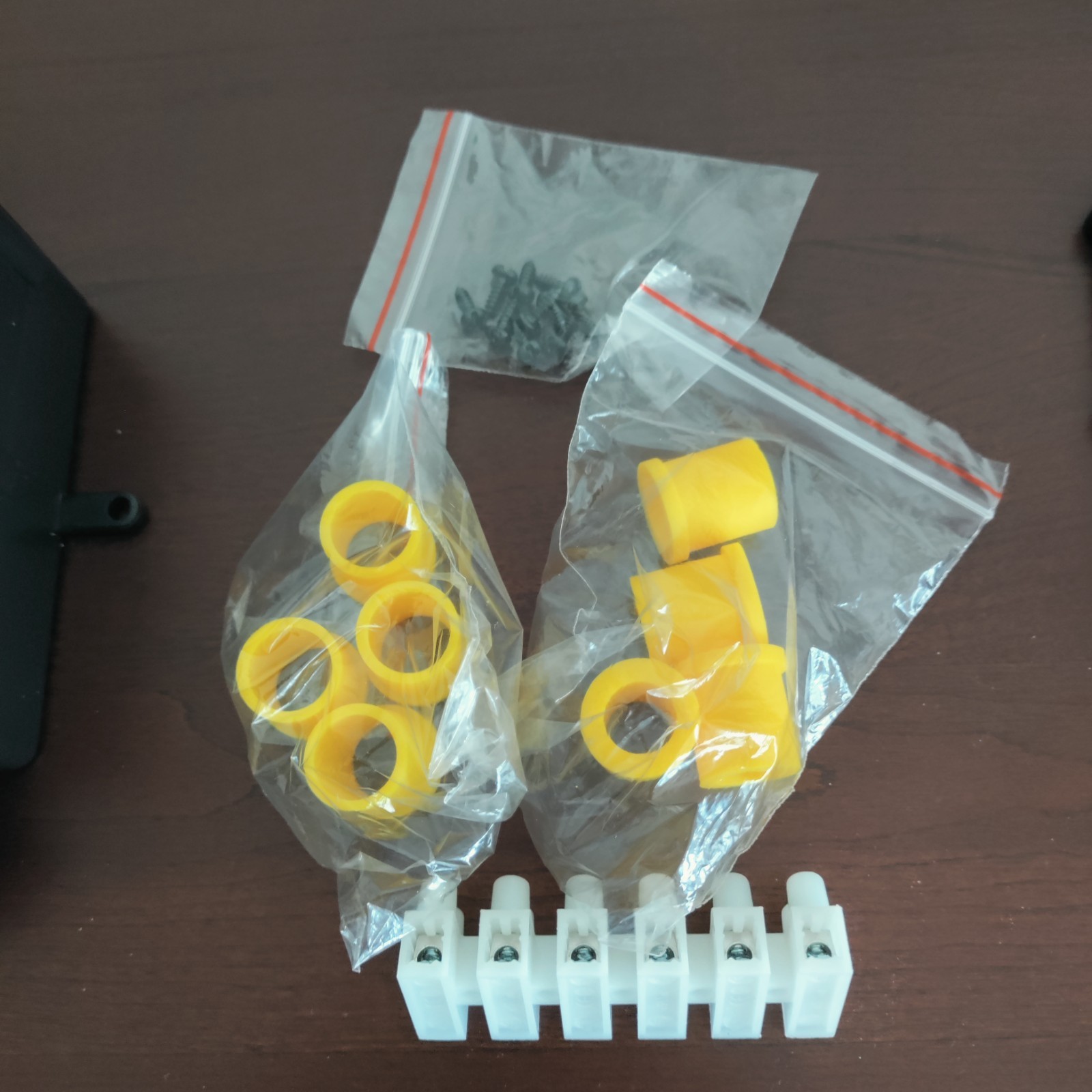 NEW M686 IP68 Waterproof Junction Box, 4-Way Outdoor Cable Connectors