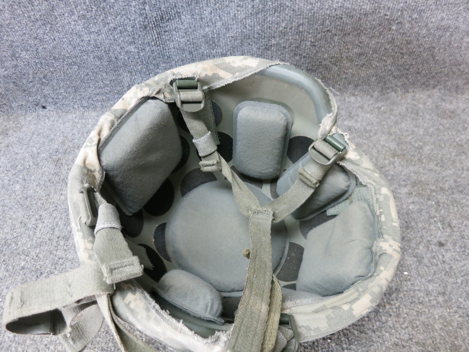 US Military - ACH - Advanced Combat Helmet, missing labels, good used condition.