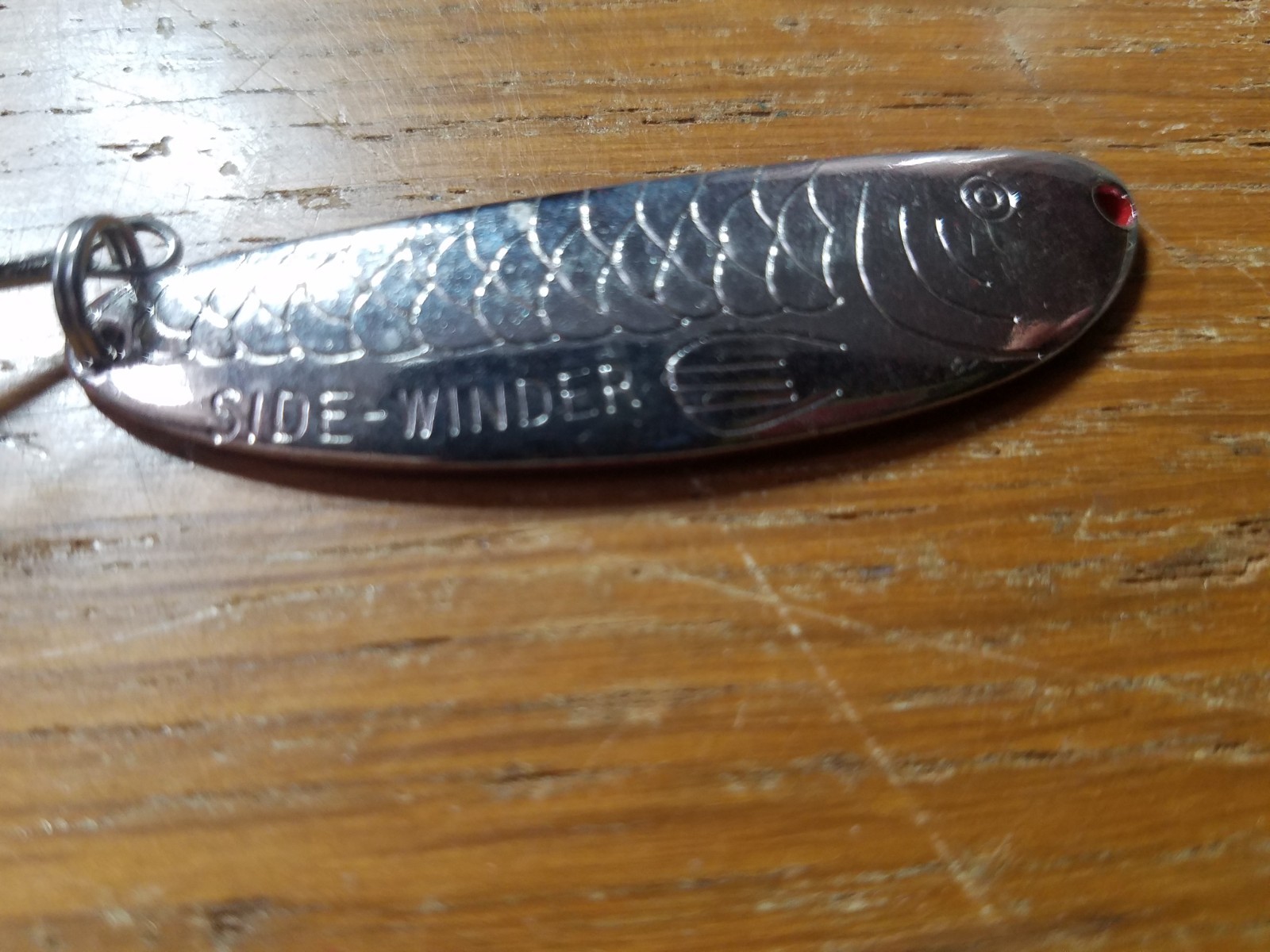 FISHING ITEMS IN DAMAGED PLASTIC CASE ***ASSORTED ITEMS*** VINTAGE