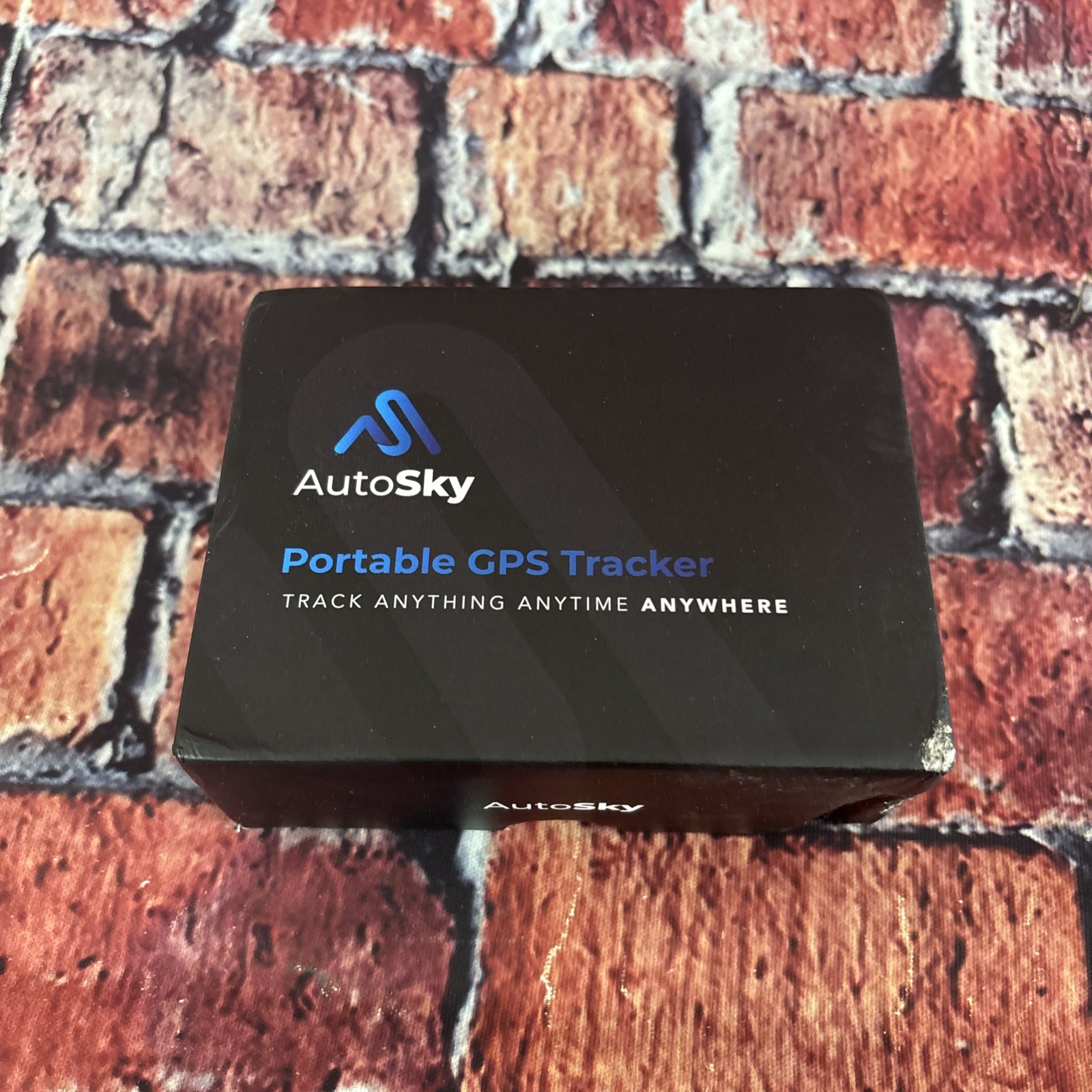 AutoSky Portable GPS Tracker – Model: APT-110 – Medium Size - DAMAGED BOX