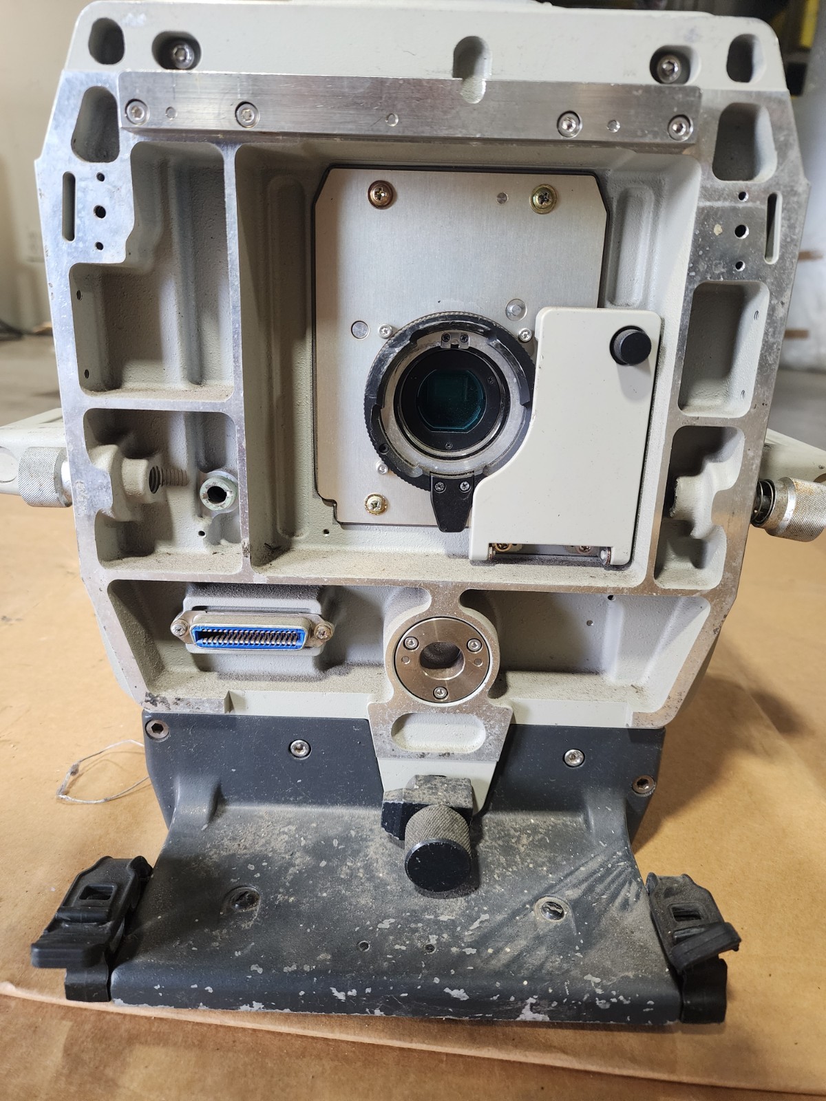 SONY HDC-900 Studio CCD Color Video Camera