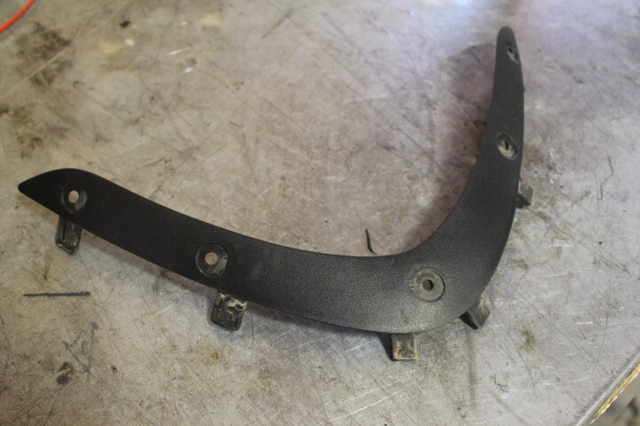 2010 POLARIS RMK ASSAULT 800 WINDSHIELD WIND SCREEN SHIELD TRIM #16955