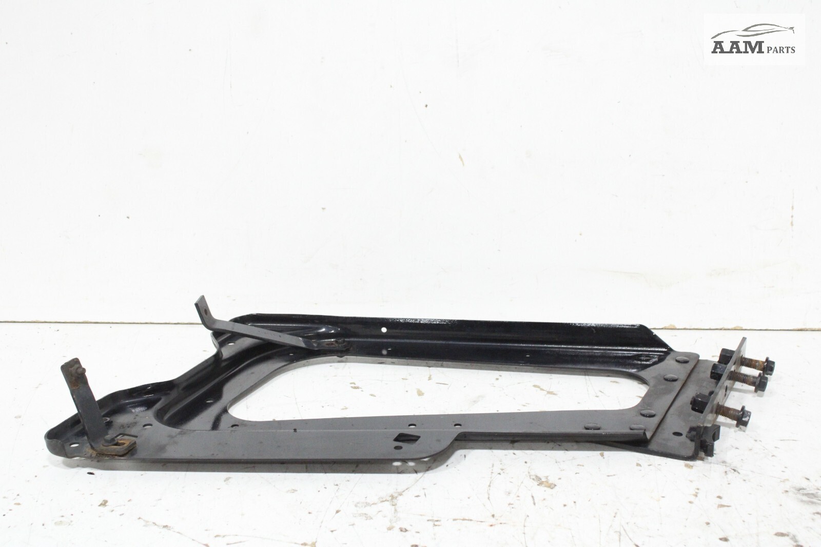 2019-2023 VOLVO VNL 760 D13 FRONT LEFT SIDE MOUNT SUPPORT BRACKET 21577376 OEM