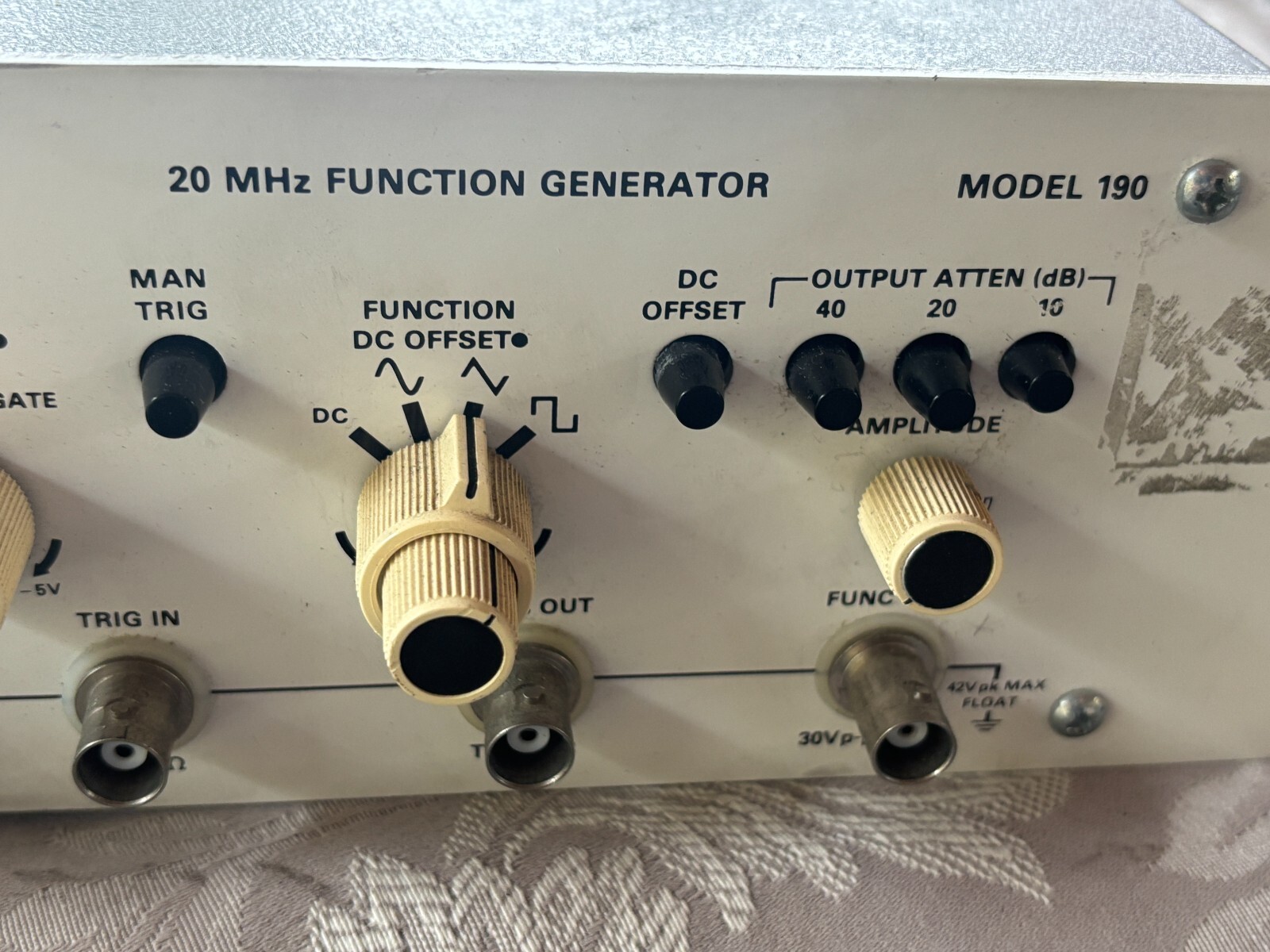Wavetek 190 Function Generator, 2 MHz to 20 MHz Pulse/Function Generator