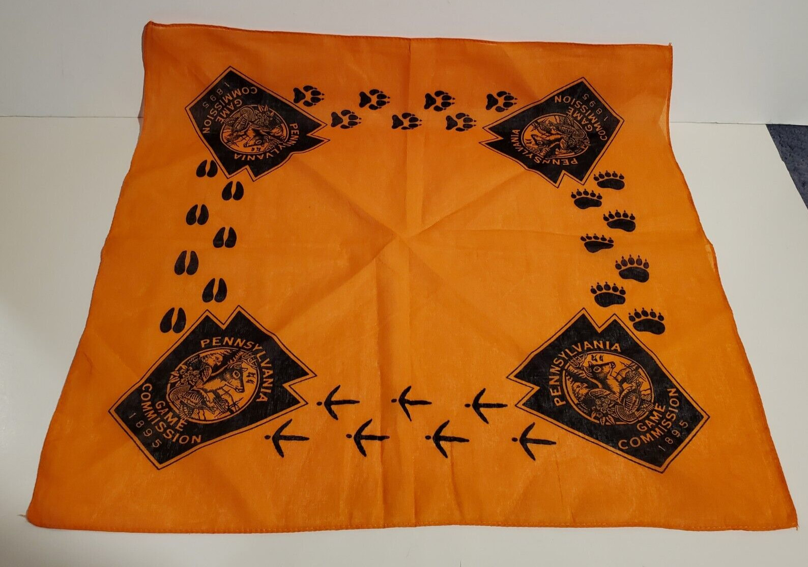 PENNSYLVANIA STATE GAME COMMISSION LOGO HUNTERS ORANGE BANDANNA SCARF BANDANA