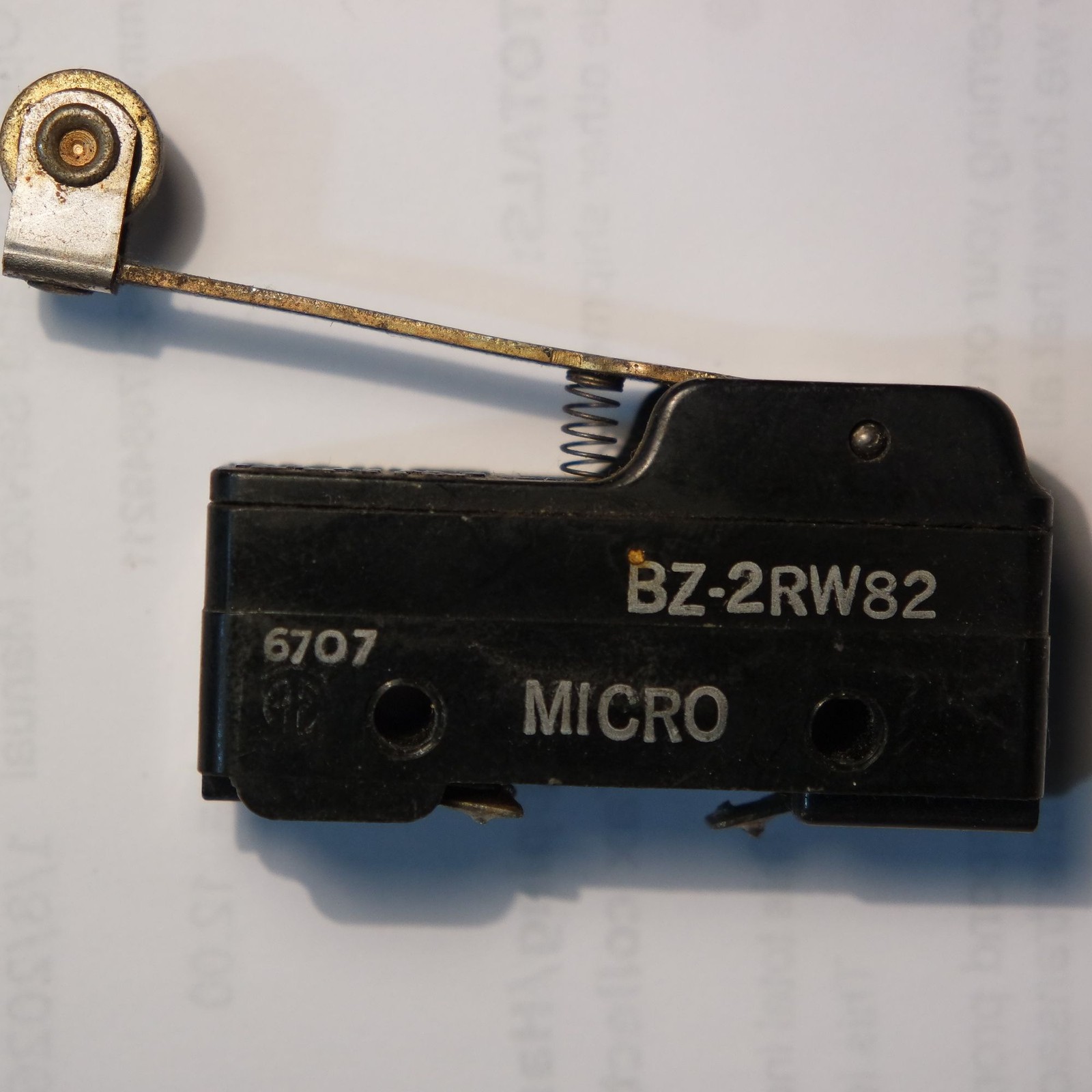 Pair MICRO Switch BZ-2RW28 Roller Arm Switches
