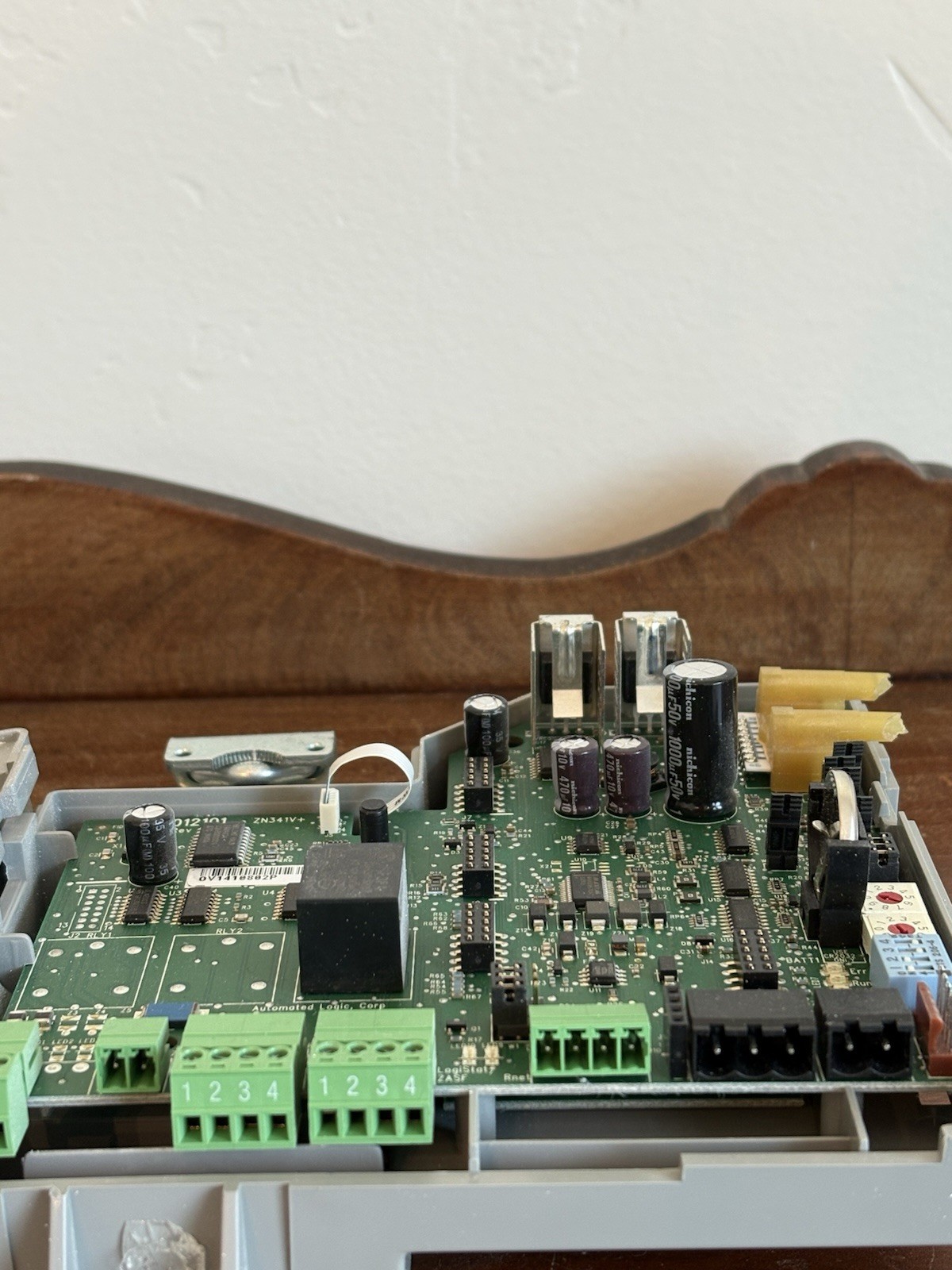 Carrier OPN-VAVB1 VAV Zone Single Duct BACnet Controller (used)
