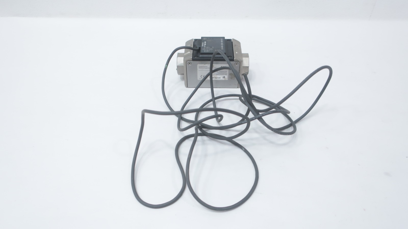 Keyence FD-M50ATP Capacitance Electromagnetic Flow Sensor 24v-dc