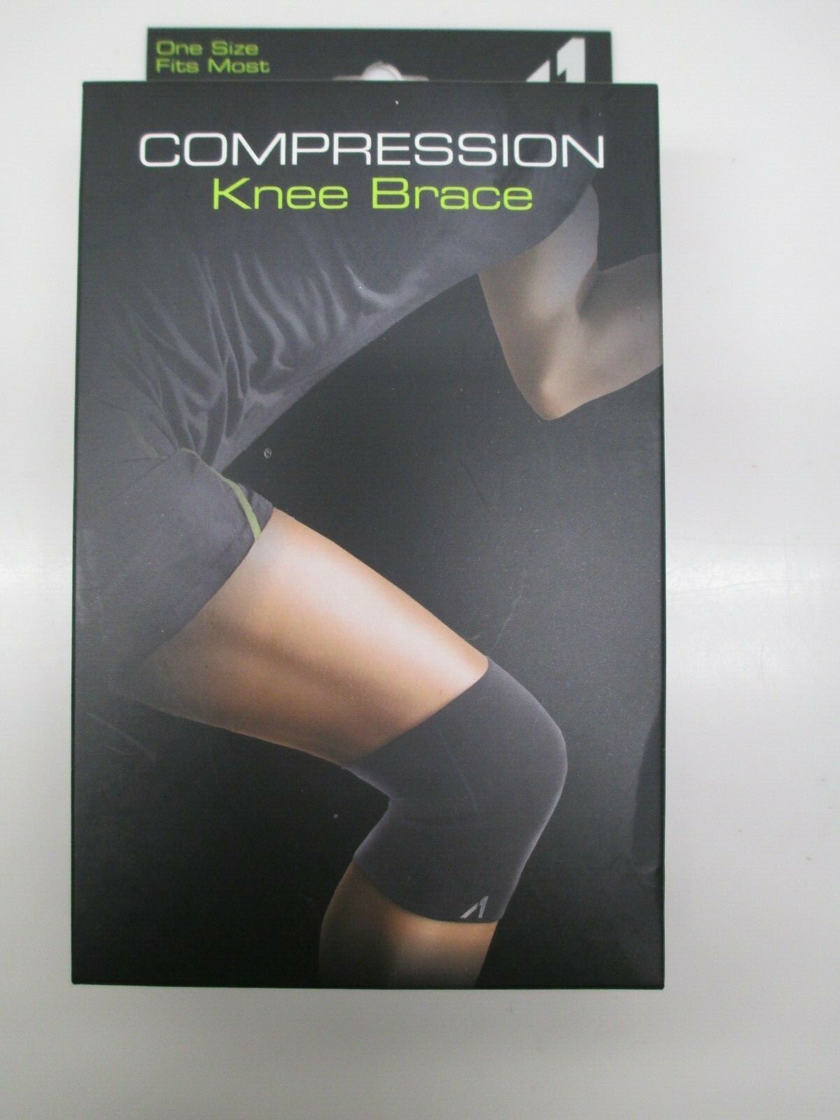 Al1ve compression knee brace black workout