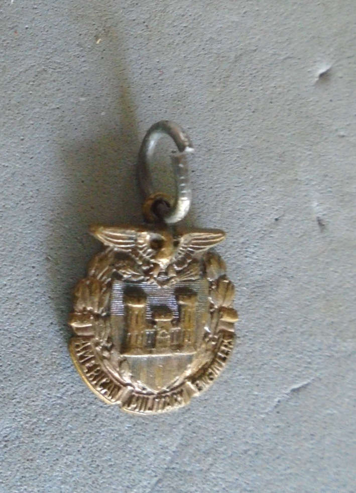 American Military Engineers pendant
