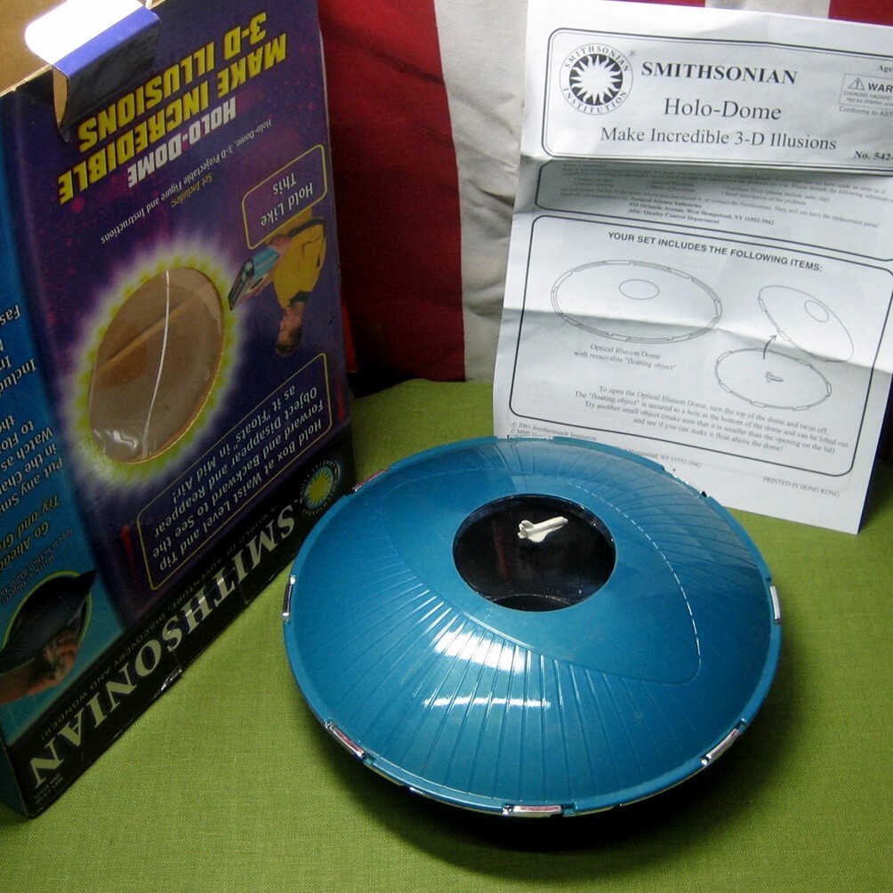 SMITHSONIAN Holo-Dome science toy 3D illusions w/ box NASA Space Shuttle